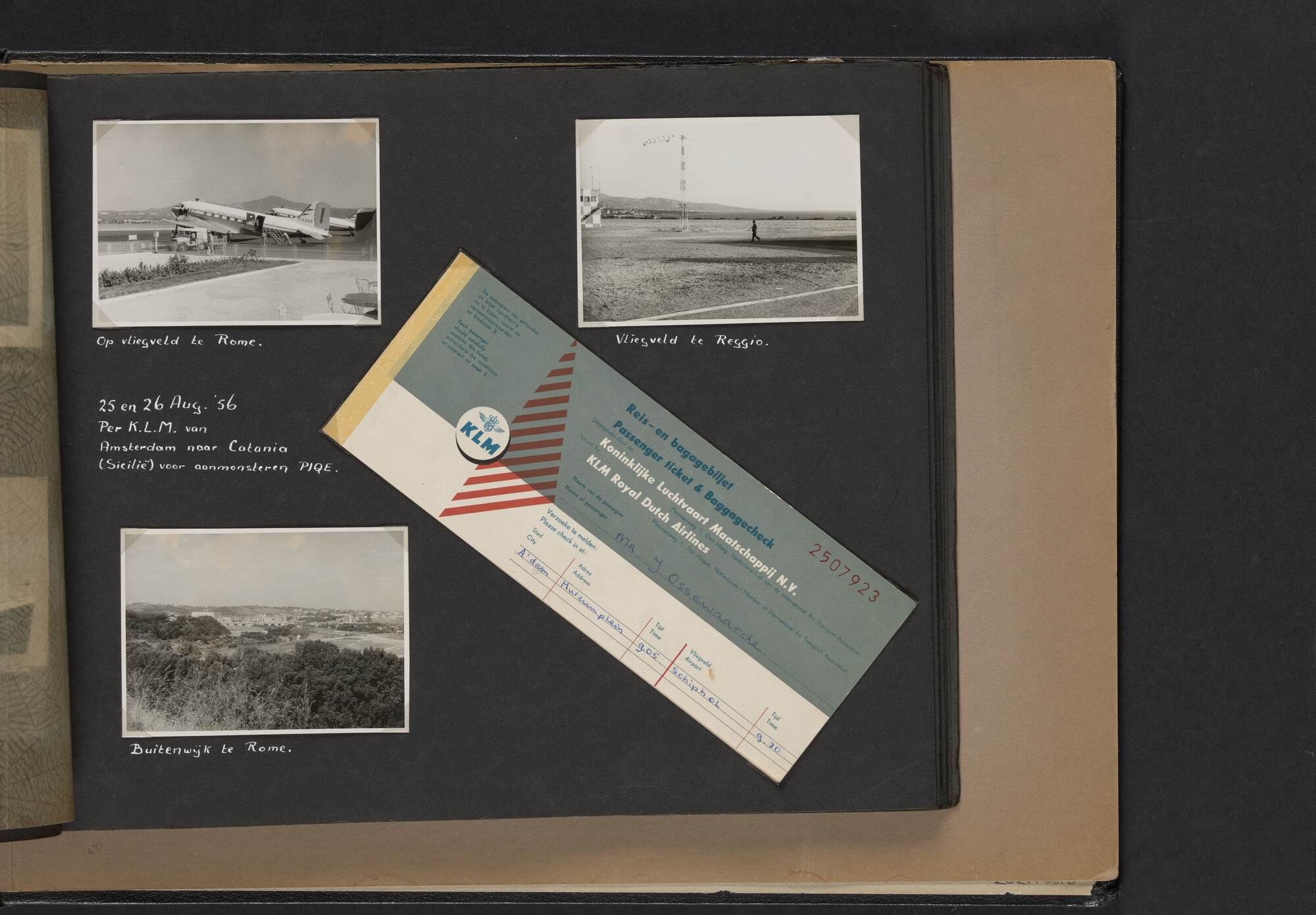 2021.0010; Fotoalbum van Joost Ossewaarde, radiotelegrafist, van reizen op diverse schepen van 1953 t/m 1958; fotoalbum