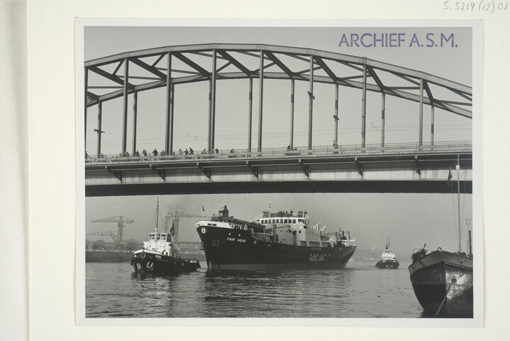 S.5219(12)0265; Foto's van proeftocht van het Noord-Ierse (Laker) vrachtschip ms. 'Fair Head', gebouwd op de dwarshelling van de ASM; fotoreportage