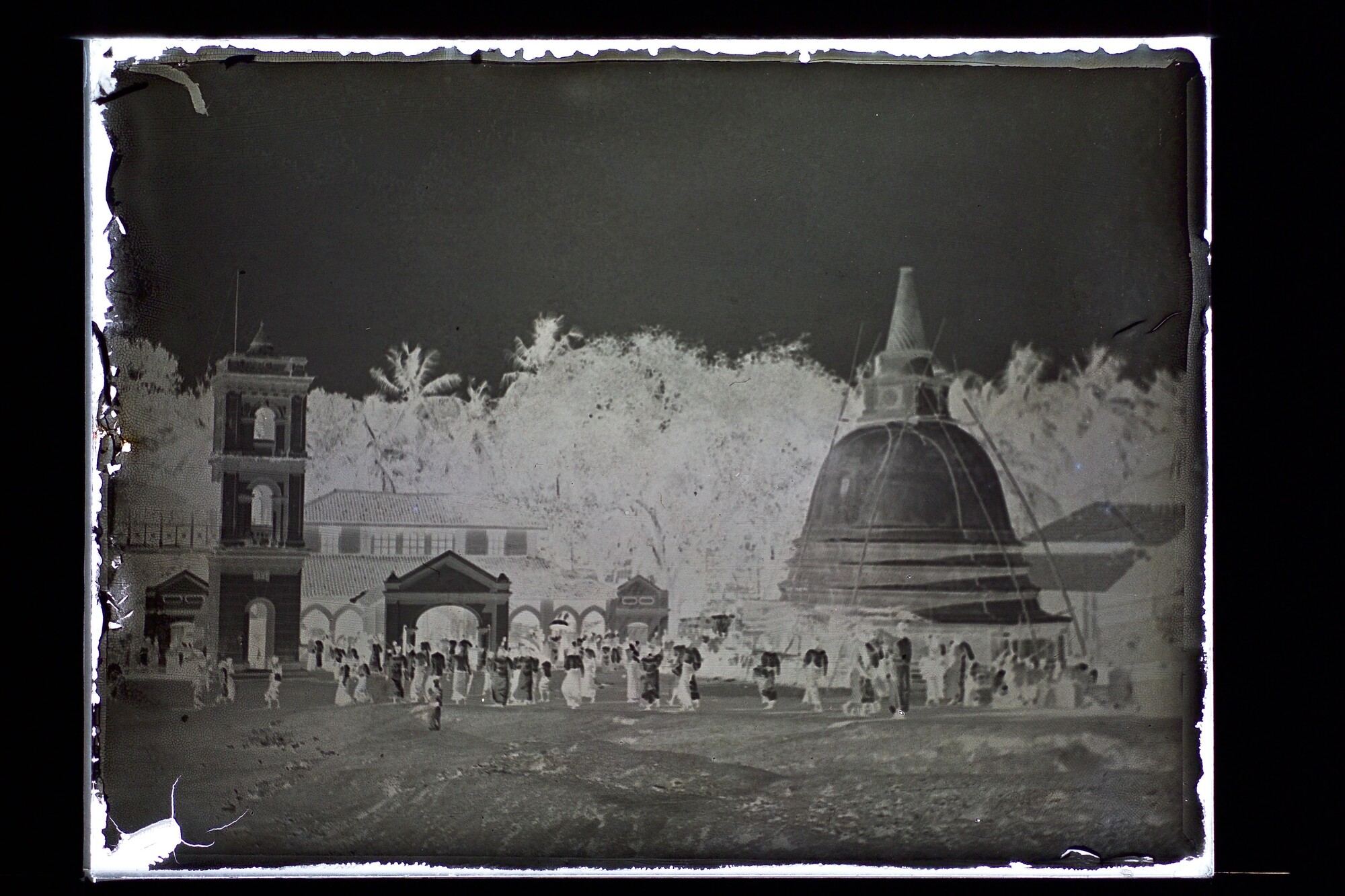 S.3319(022)a; Een tempel te Colombo (Ceylon), 1912; negatief