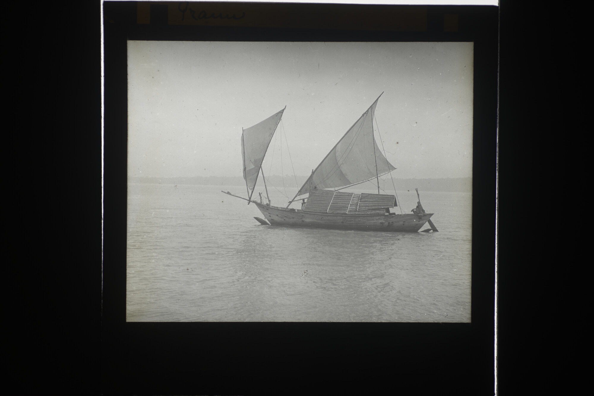 2014.0606; Vijftig lantaarnplaatjes met afbeeldingen van de Nederlandse watersport 1900-1935; lantaarnplaatje