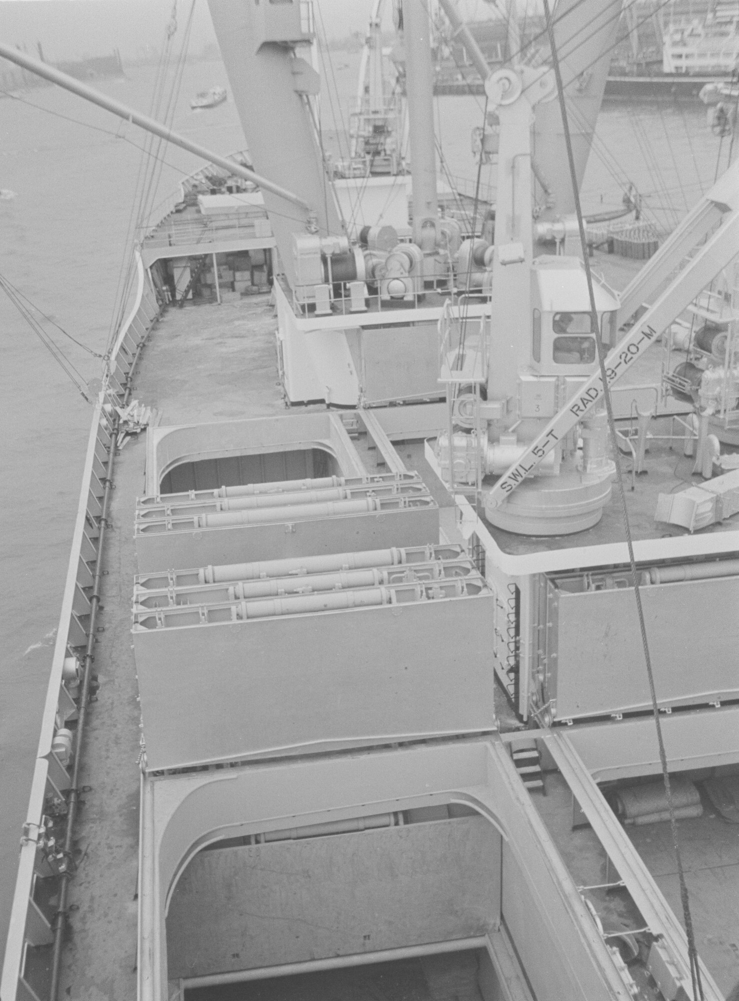 2015.1499; Negatief van ms. Leuve Lloyd van de N.V. Koninklijke Rotterdamsche Lloyd; negatief