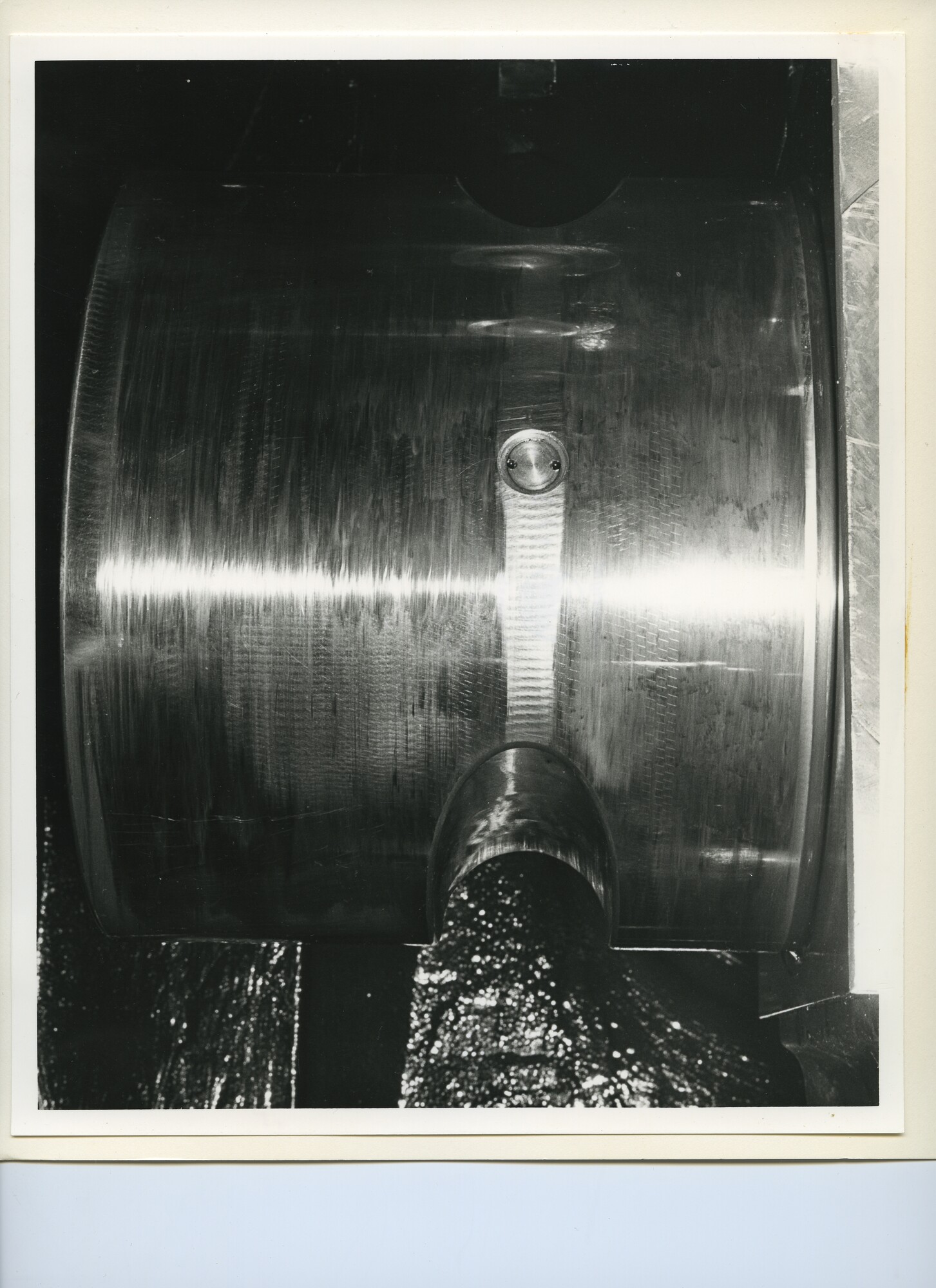 S.5444(4930)2; Foto van de beschadigde kruiskoplager en krukaslager van de hoofdmotor van de Emma Johanna; foto