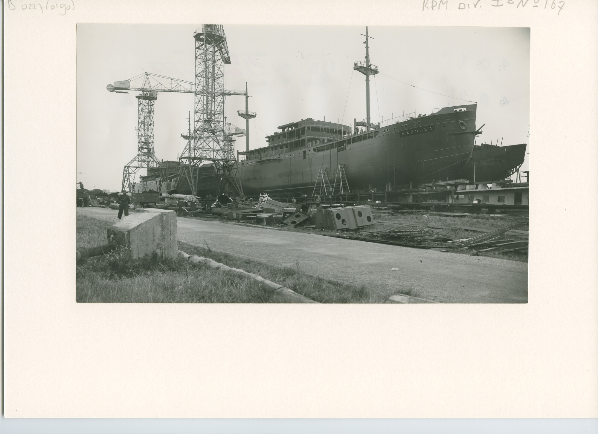 B.0227(0190); Foto van ms. Karossa in aanbouw bij de NDSM; foto