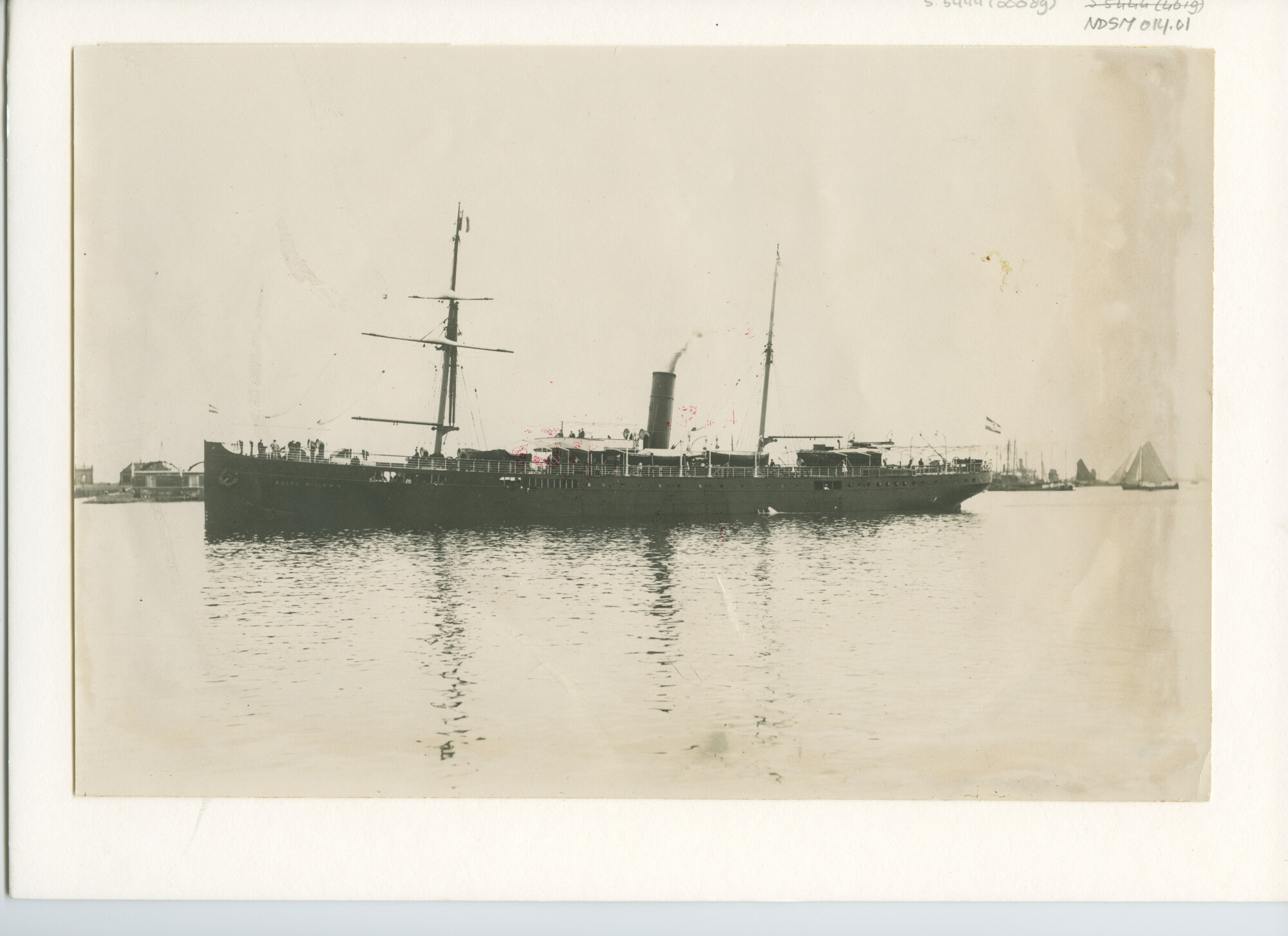 S.5444(0089); Foto van het vrachtschip ss. Prins Willem V gebouwd te Amsterdam in opdracht; foto