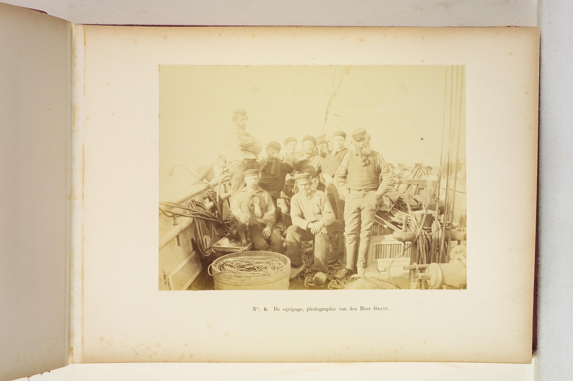 A.0345(06); Album met foto's van de Zesde Noordpoolexpeditie van de Willem Barents in 1883; fotoalbum