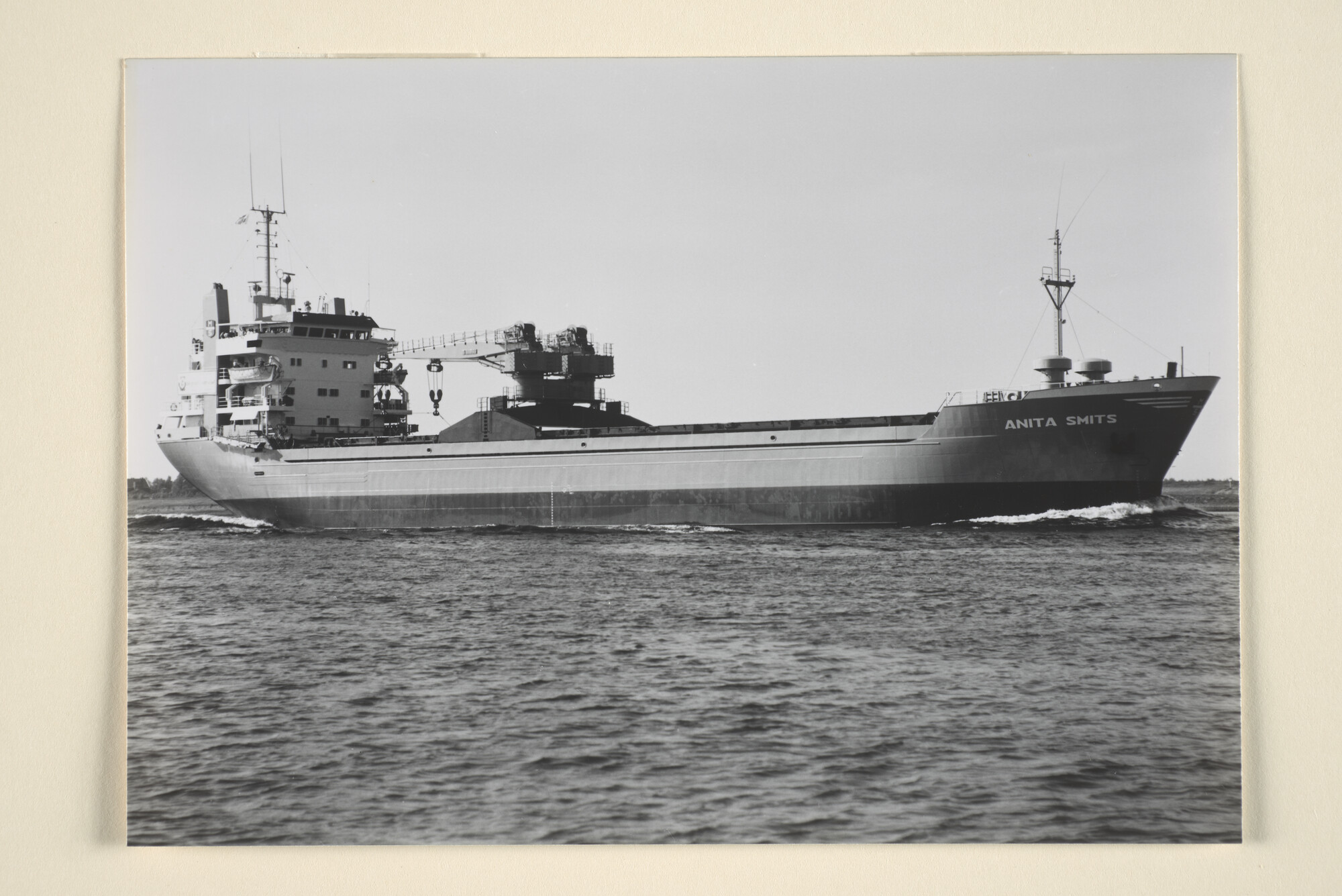1996.1434; De coaster ms. 'Anita Smits' van de rederij Marinus Smits uit Rotterdam; foto