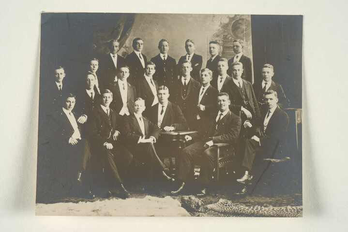 S.7143(1276)2a; Klassenfoto van J.W. Fransen en klasgenoten; foto