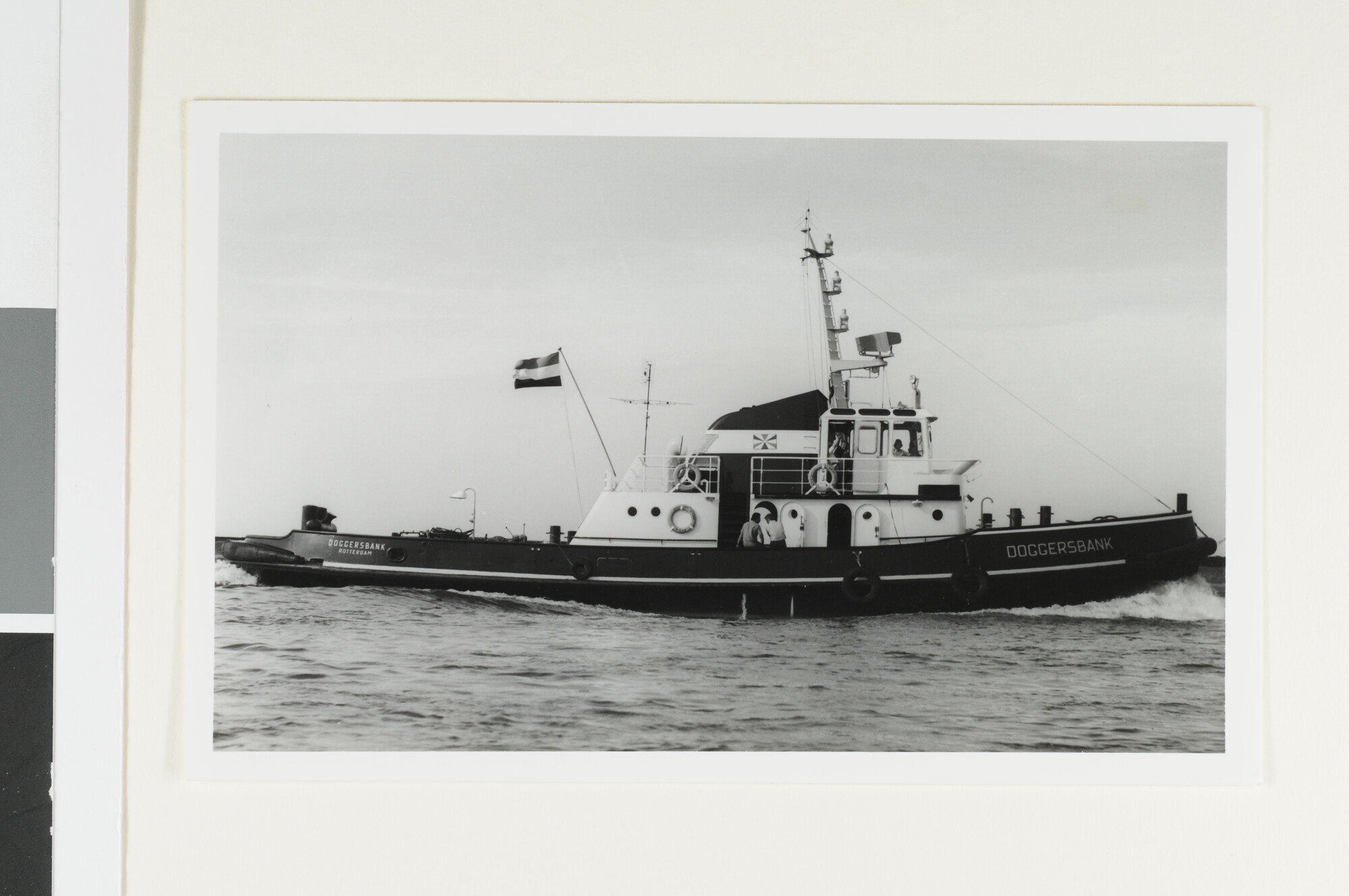 S.6408(1041); De sleepboot 'Doggersbank' van Nieuwe Rotterdamse Sleepdienst NV; foto