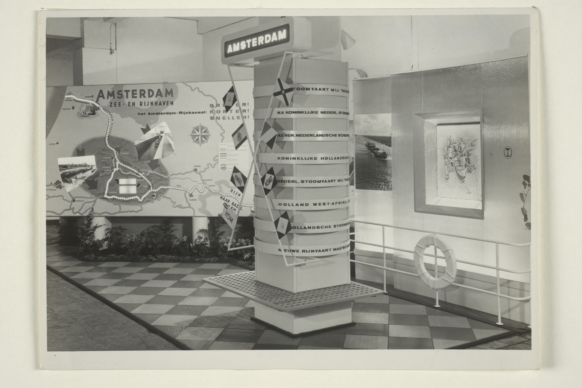 1998.1702; Fotos van de stand van de Vereniging De Amsterdamsche Haven op de Jaarbeurs te Utrecht [...]; fotoreportage