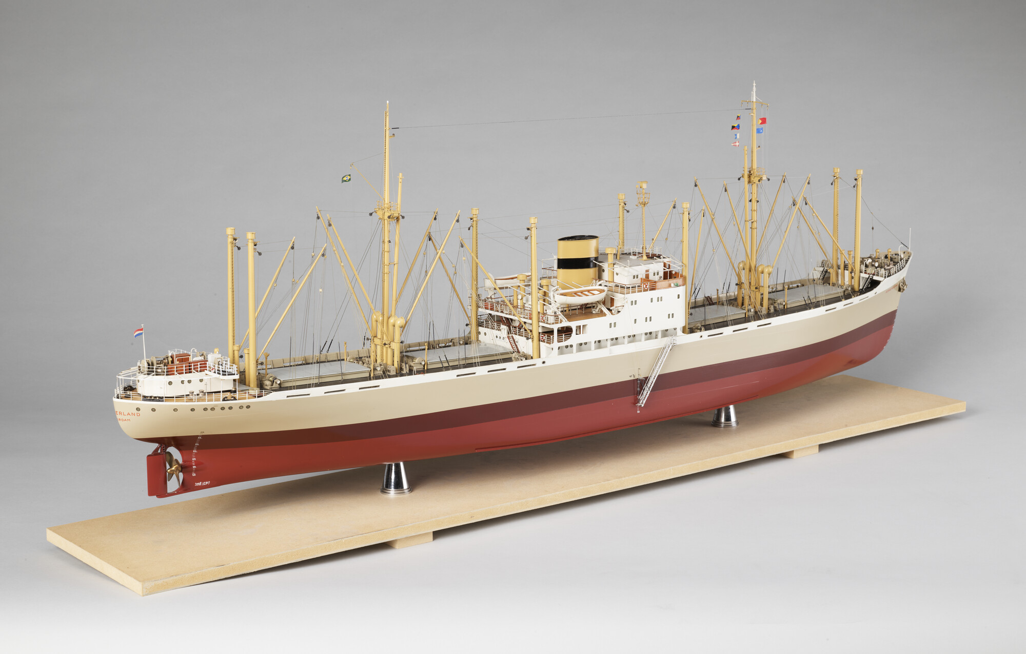 2008.0279; Model van het ms. Kennemerland; scheepsmodel