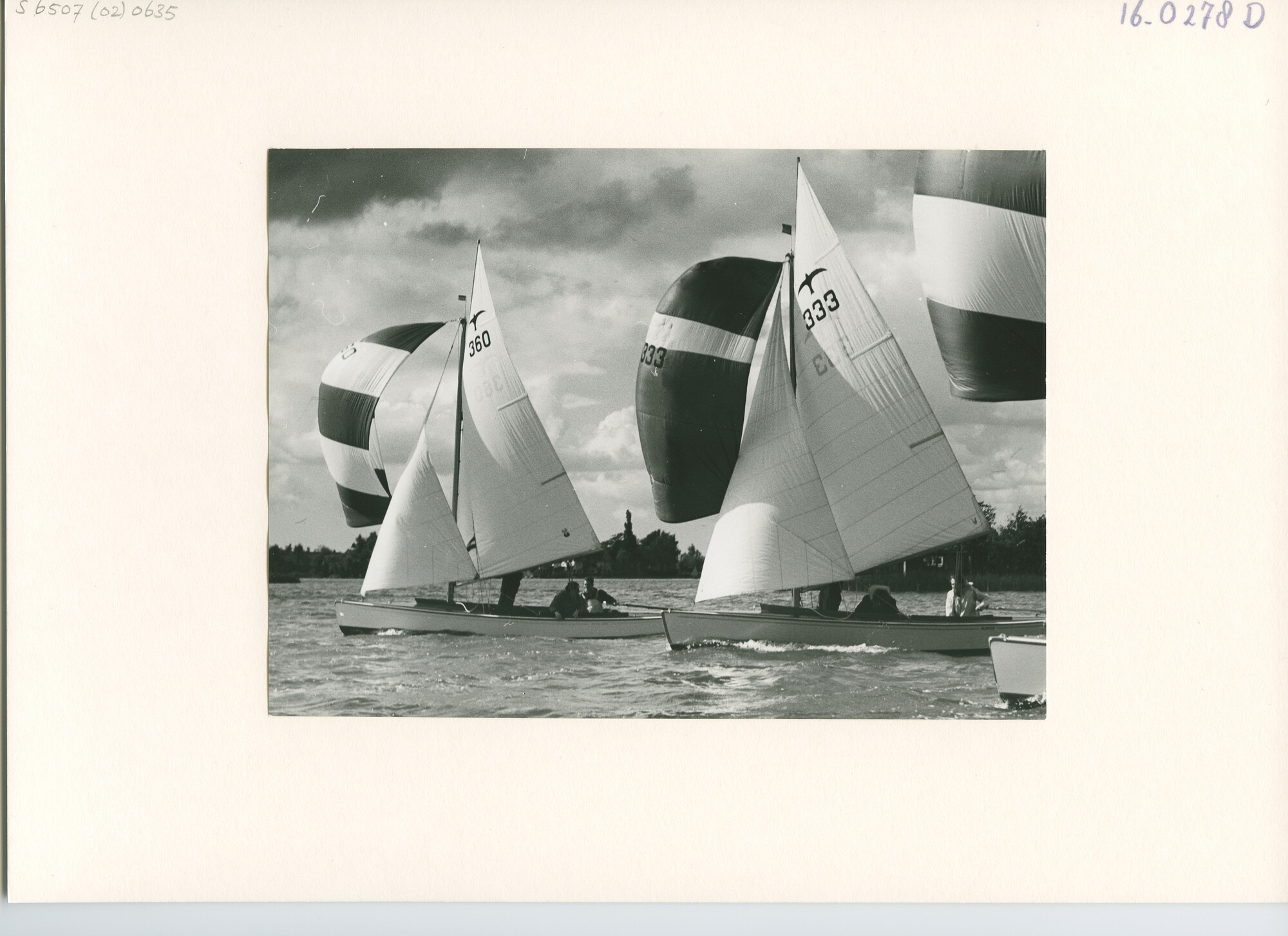 S.6507(02)0635.02; Zwart-wit foto van de Valkenklasse op de Reeuwijkse Plassen; foto