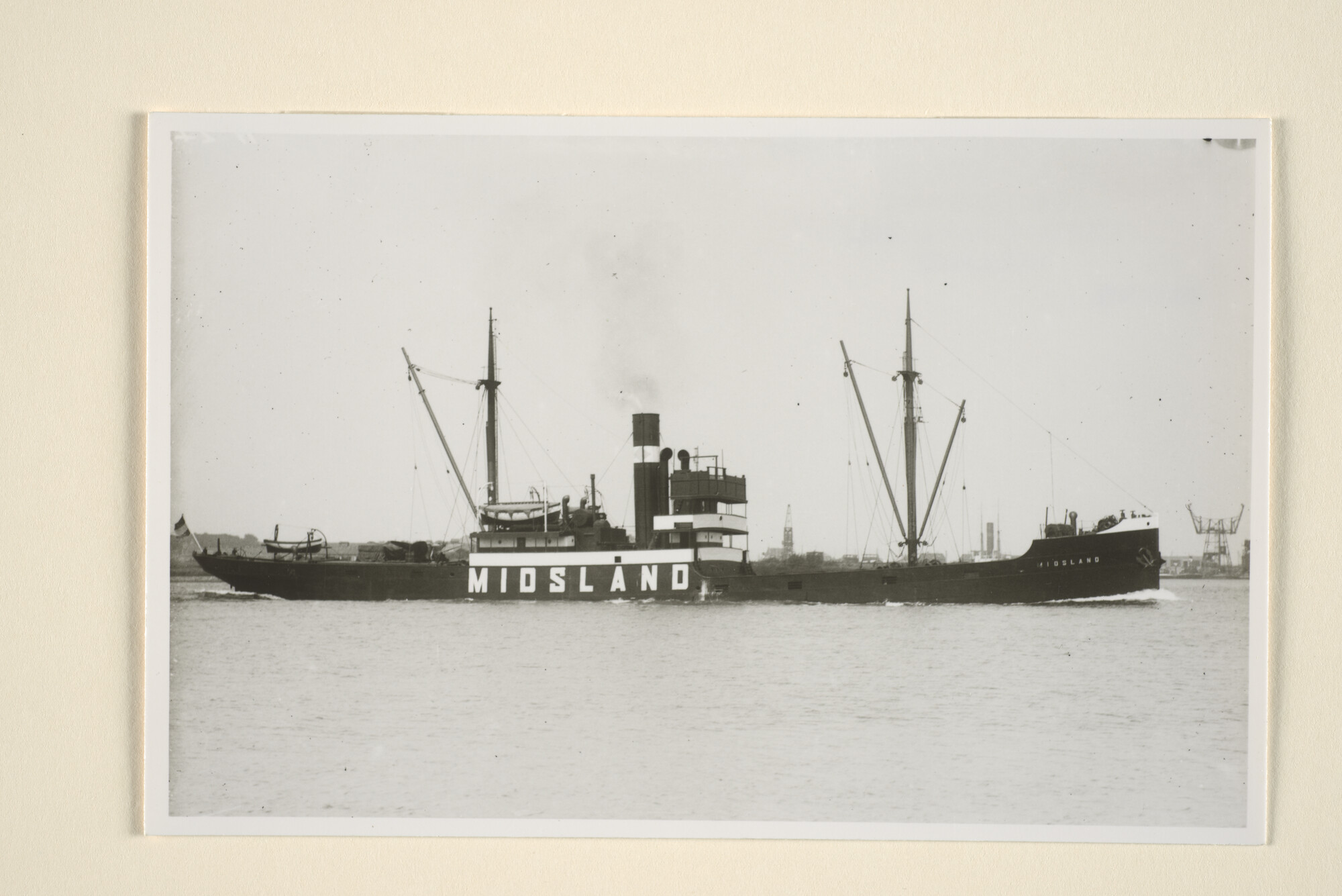 1996.0887; Het vrachtschip ss. Midsland van de Scheepvaart & Steenkolen Maatschappij [...]; foto