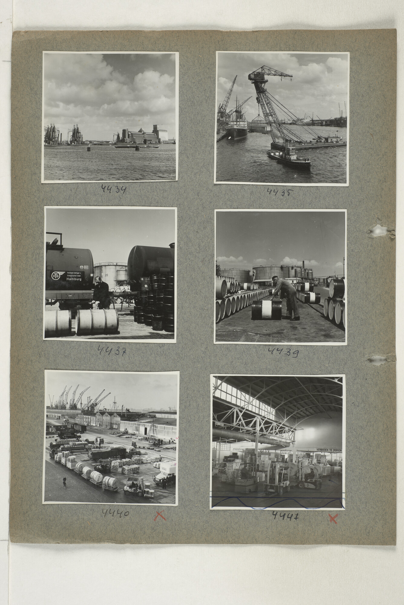 1998.2183; Omslag (voorheen ordner) met een grote hoeveelheid proef foto's van de haven en de stad van Amsterdam; omslag