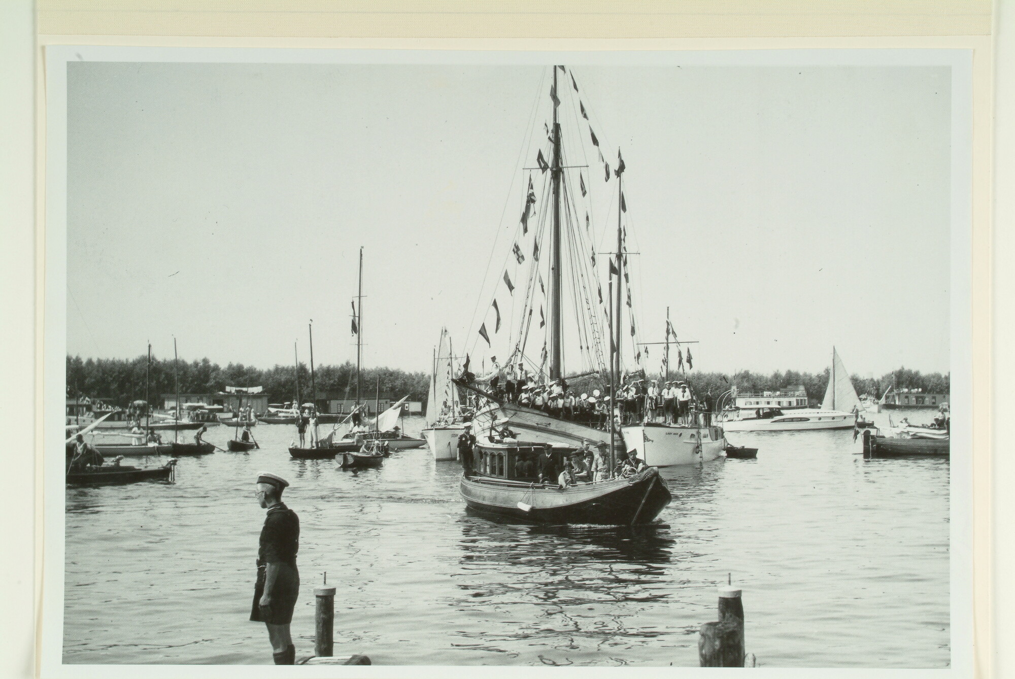 1996.1010; 'Sea Scout Day' tijdens de Wereld Jamboree in 1937 op de Kagerplassen; foto