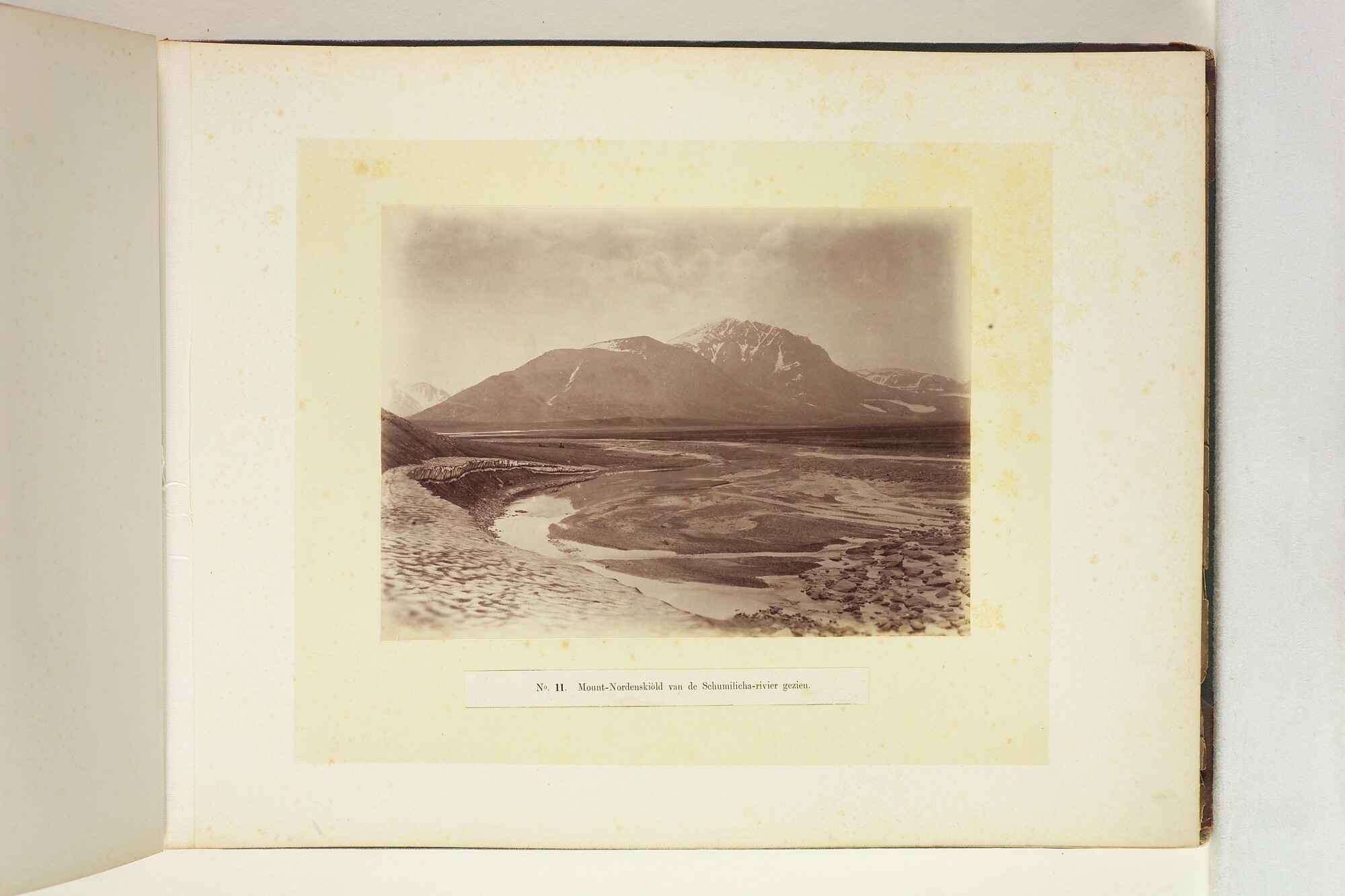 S.2956(09); Album met foto's van de Tweede Noordpoolexpeditie van de Willem Barents; fotoalbum