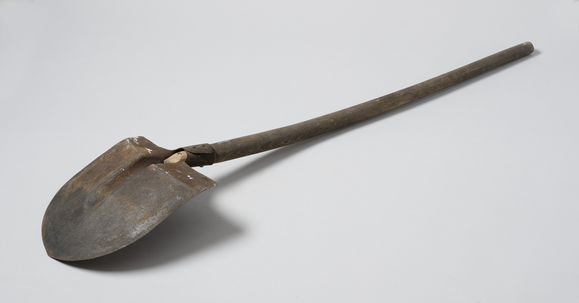 2001.1927; Houten schep zonder handvat; schep