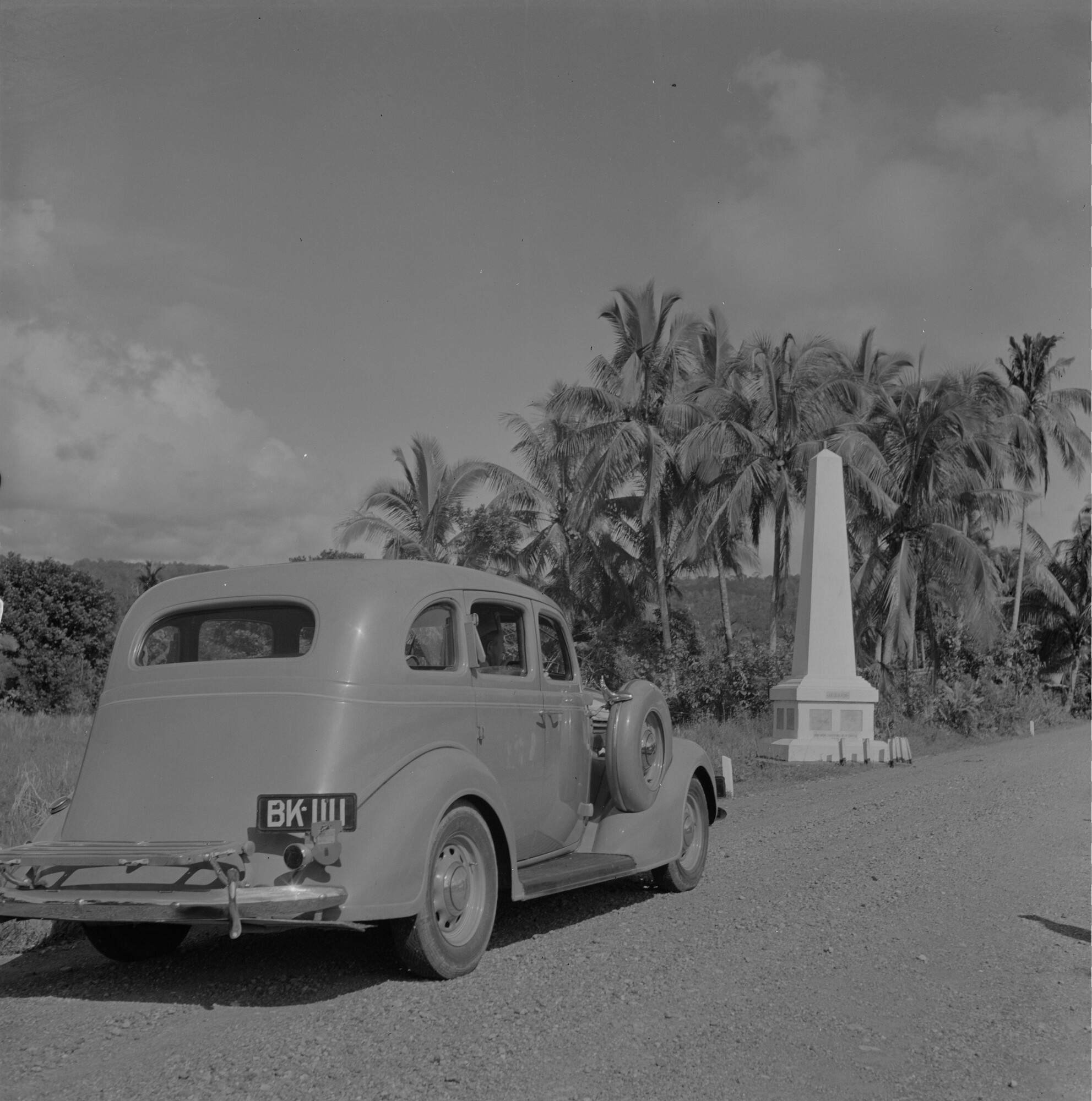 2015.3730; Negatief van de auto van Alphons Hustinx op Sumatra; negatief