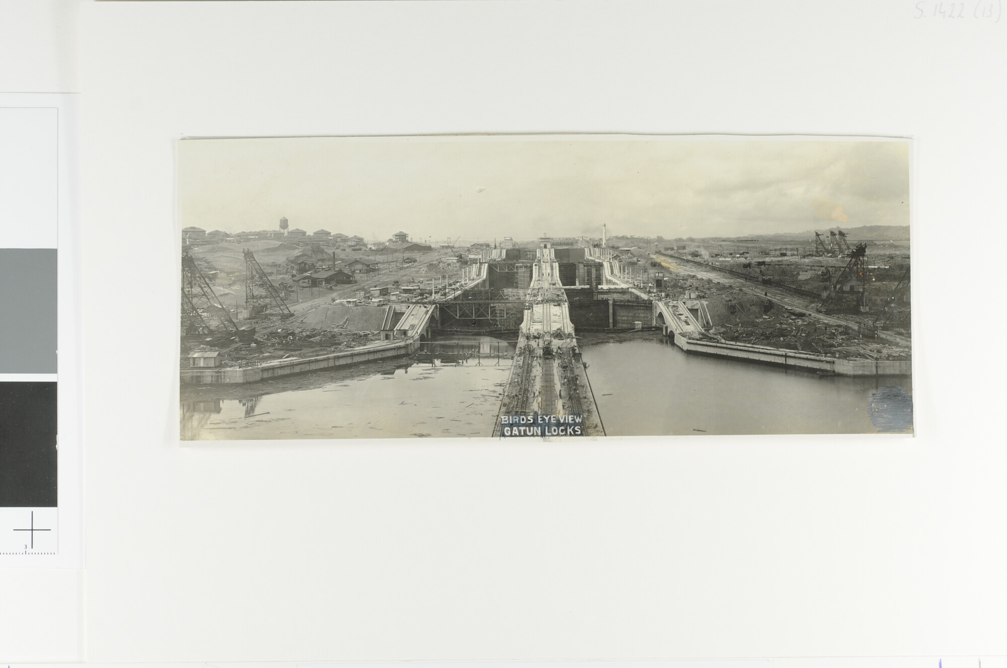 S.1422b(13); Het Panamakanaal: panoramafoto van het sluizencomplex bij Gatun tijdens de bouw; foto