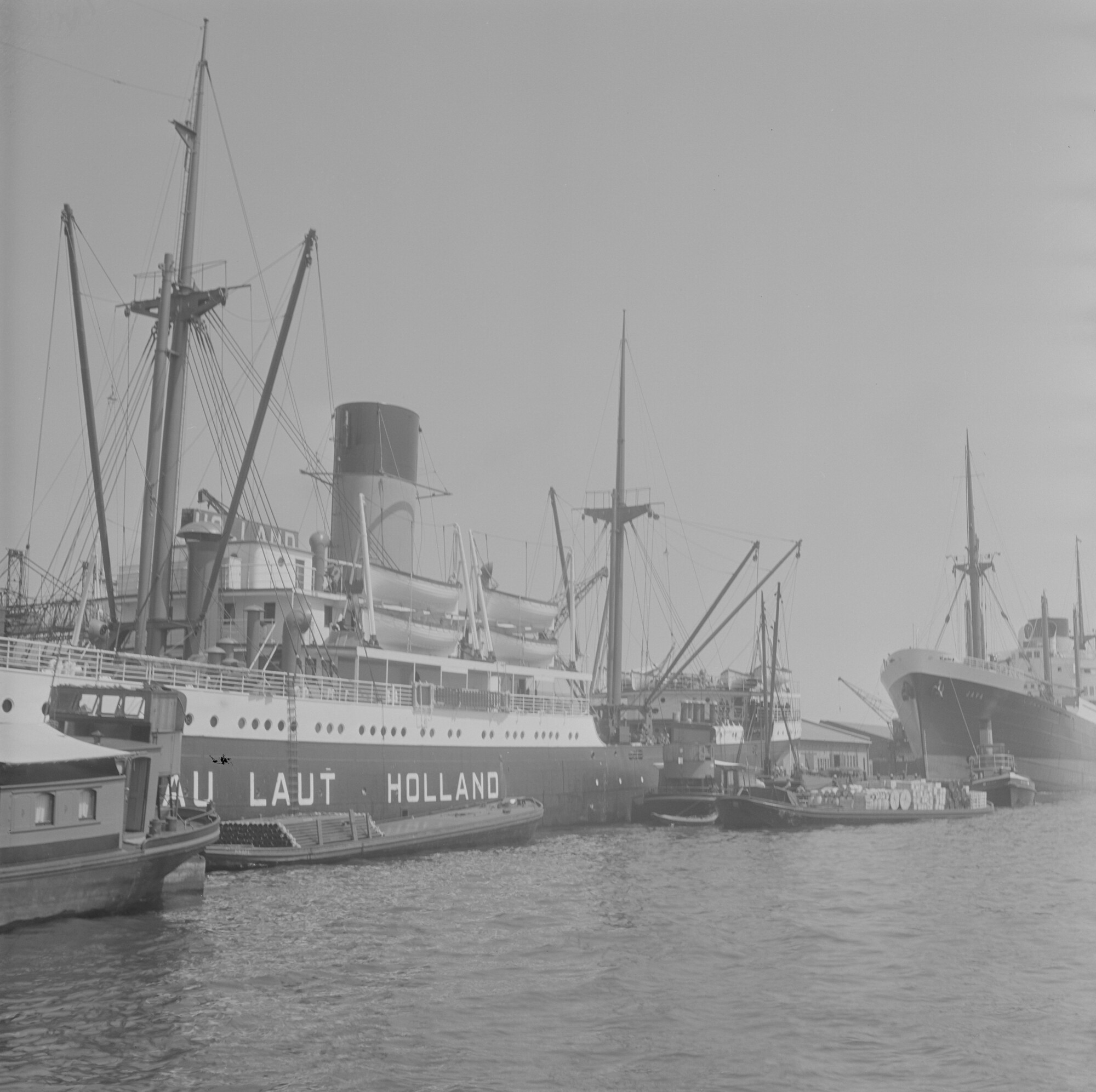 2015.2195; Negatief van ms. Poelau Laut aan de Javakade; negatief