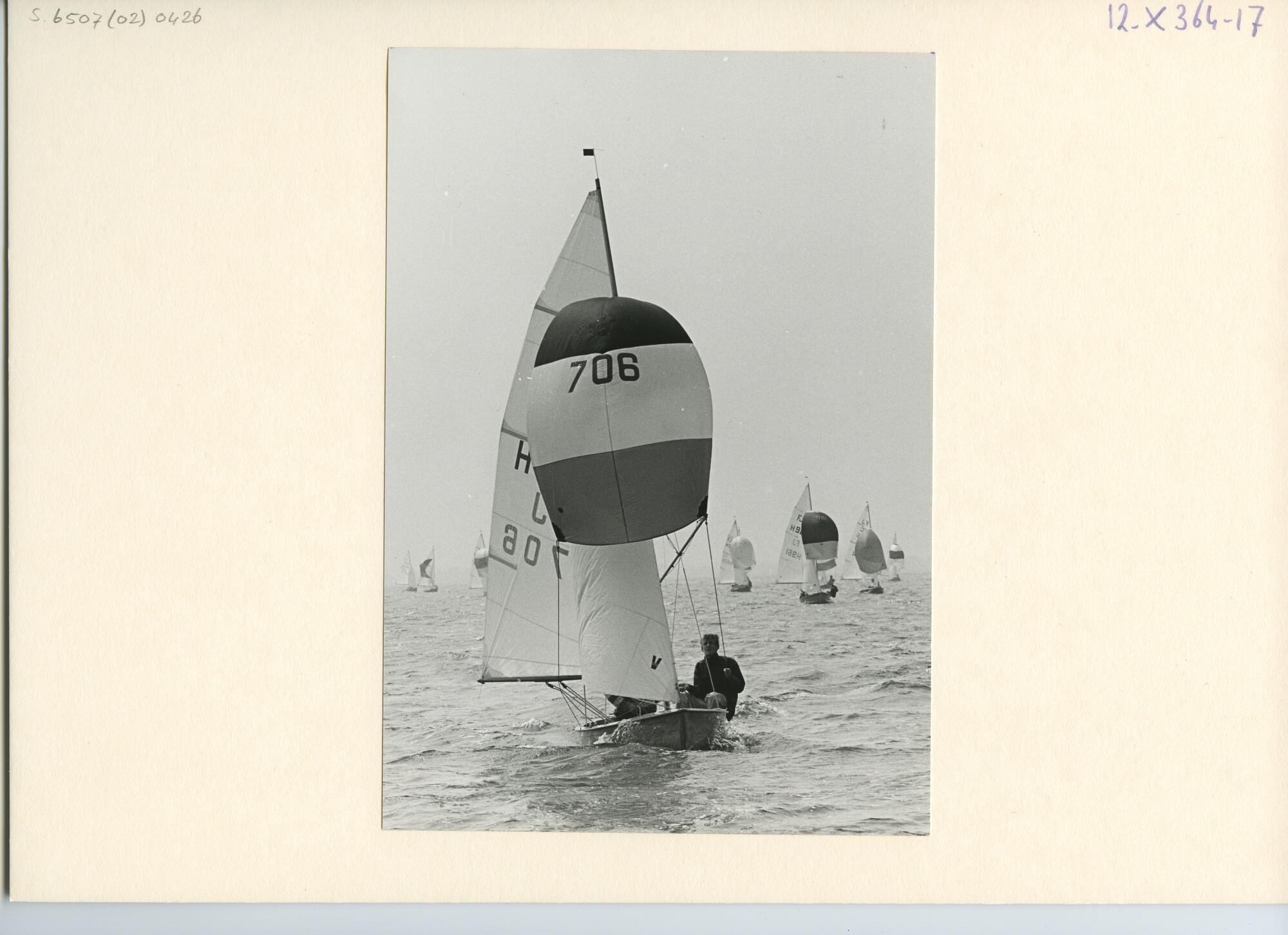 S.6507(02)0426.02; Zwart-wit foto van het Wereldkampioenschap Flying Junior 1969 voor Muiden; foto