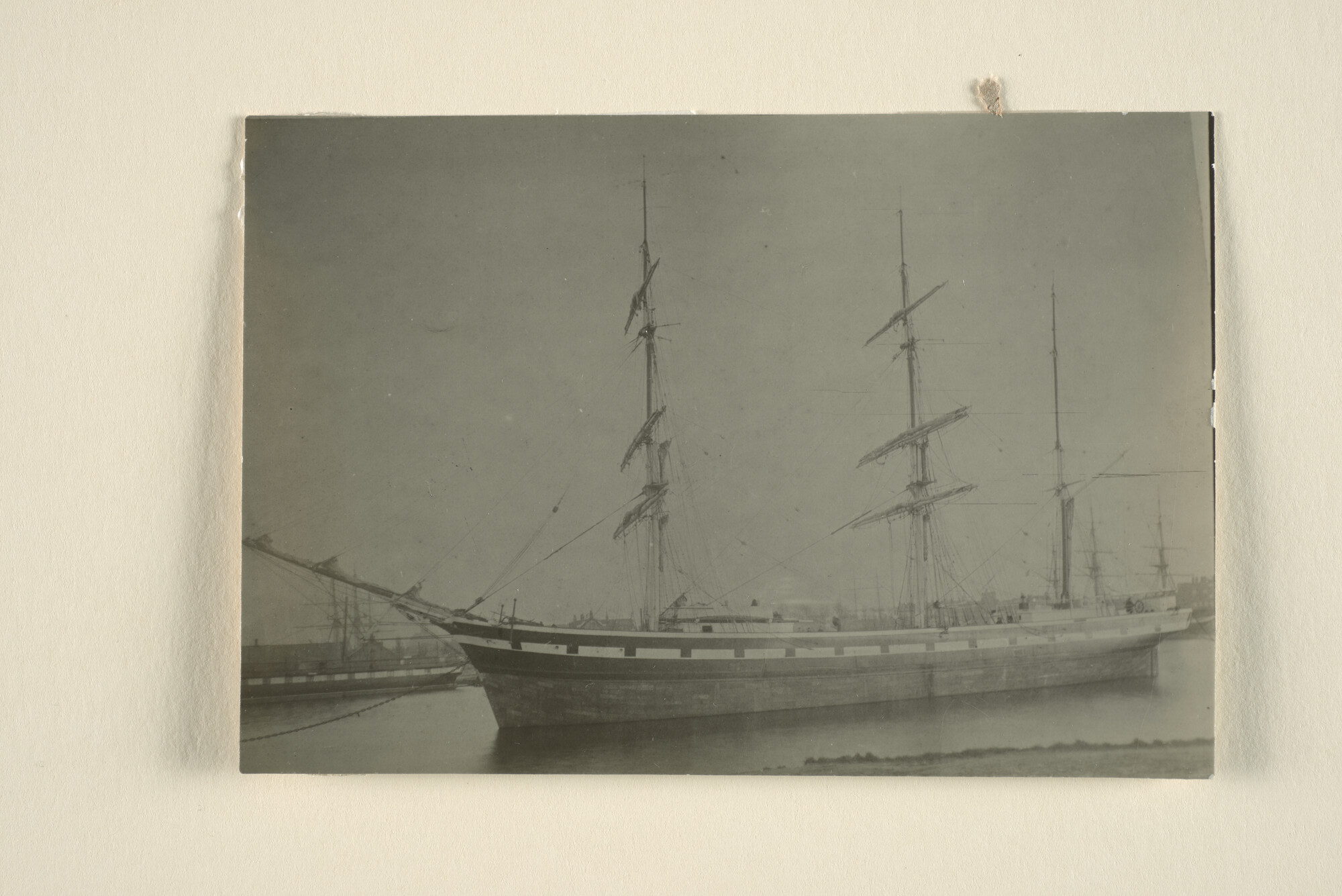 1996.1346; De driemast houten bark Baarn van W.H. Meursing [in 1879 gebouwd bij werf [...]; foto