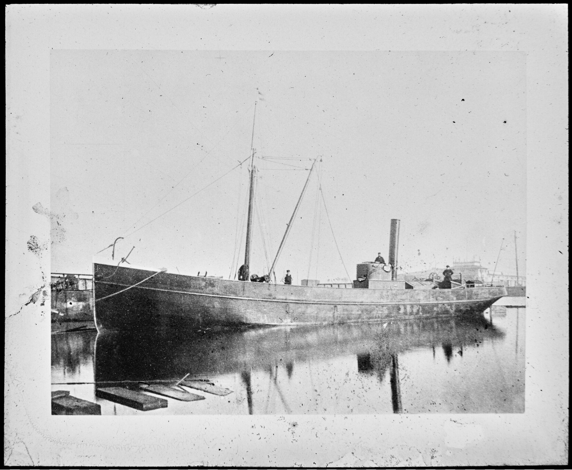 S.1156(06)015; Het vrachtschip ss. Frisia (ex- Almelo II), 1889; lantaarnplaatje