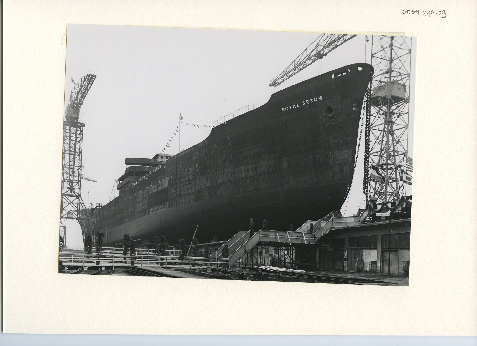 S.5444(2308)2; Foto van de Britse tanker ts. Royal Arrow; foto