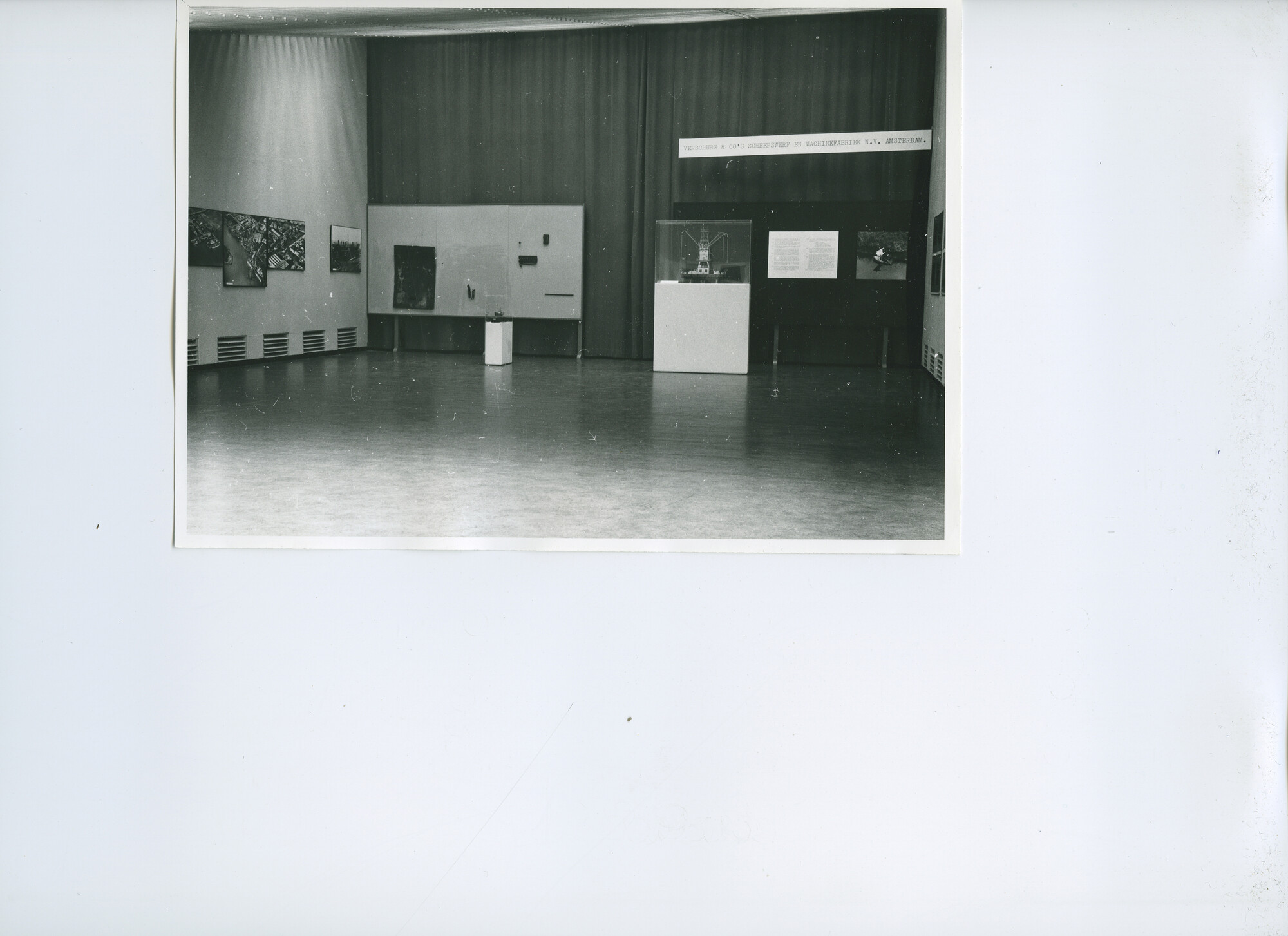 S.5621(01)0978; Foto van tentoonstelling.; foto