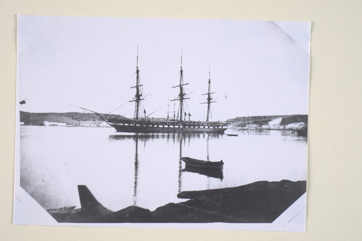 1994.6432; Het fregat Zr.Ms. 'Adolf Hertog van Nassau' te Port Mahon (Minorca); foto