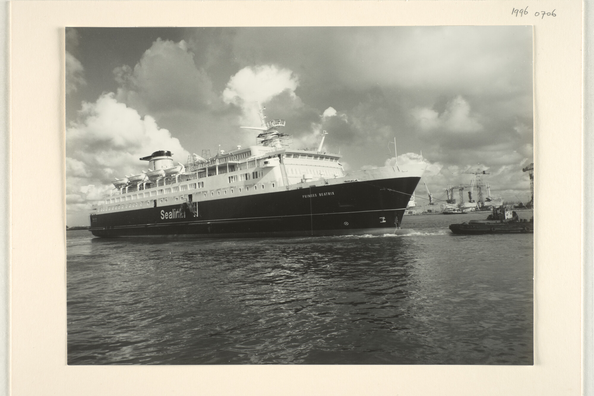 1996.0706; De veerboot Prinses Beatrix van de van de Stoomvaart Maatschappij Zeeland (Sealink) [...]; foto