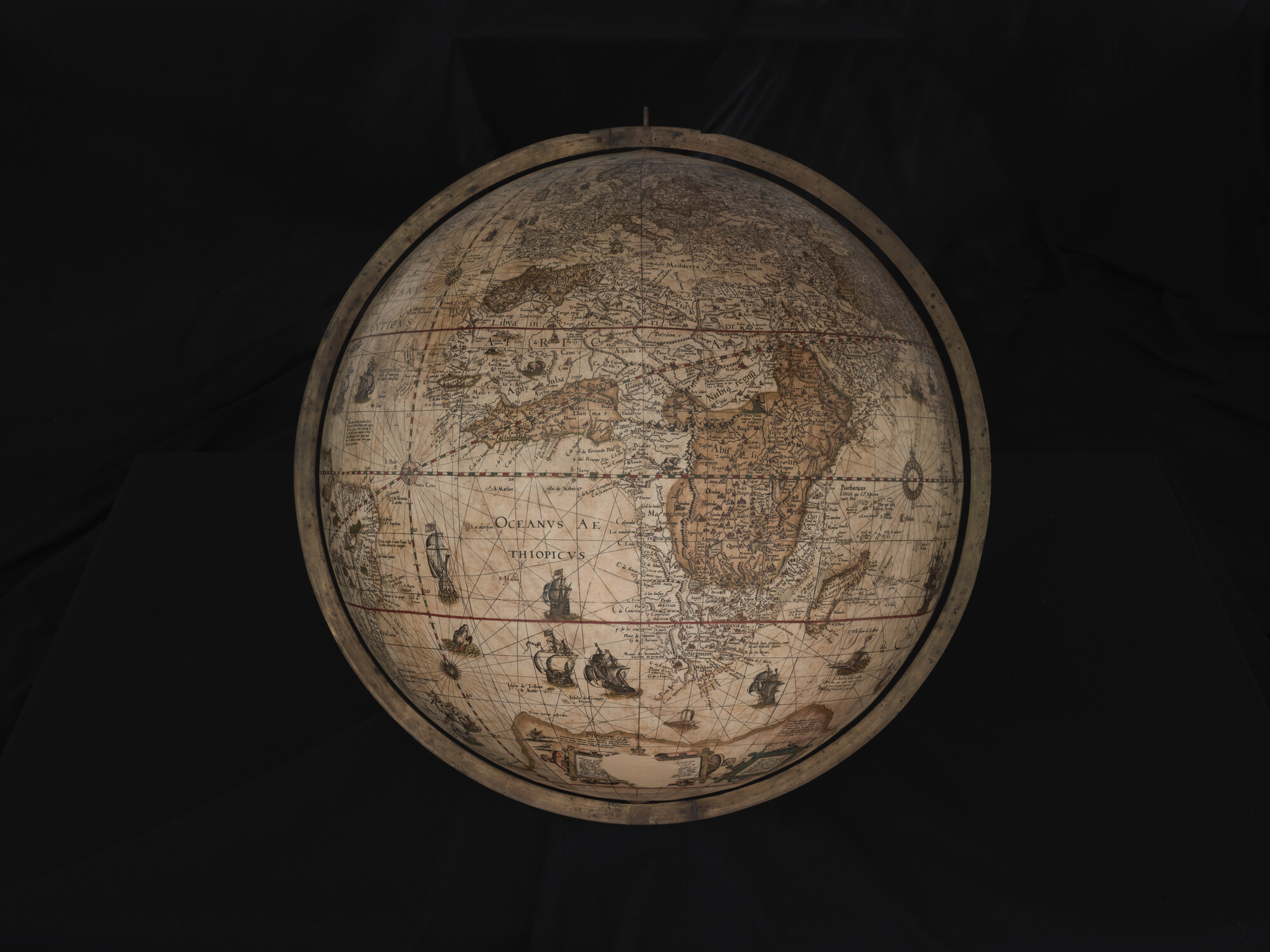 A.1140; Aardglobe van 52,5 cm doorsnede door Jacob Floris van Langren, 1589; globe