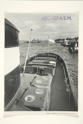 S.5219(12)0181; Foto's van de proeftocht van de havensleepboot 'Johanna C. Goedkoop' (18) gebouwd op de langshelling van de ASM; fotoreportage