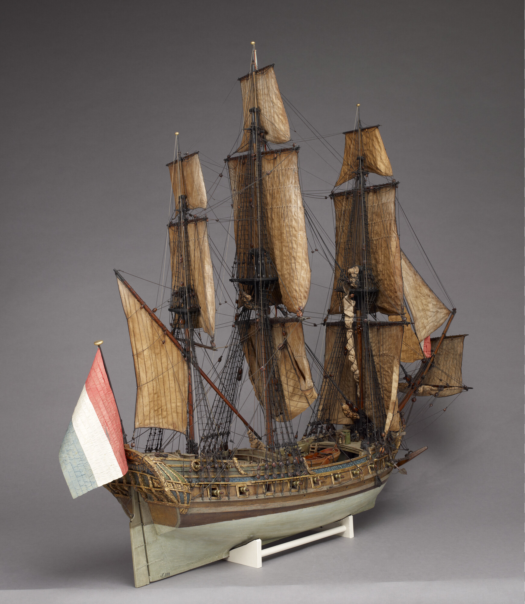A.5649; Model van de binnenvaarttanker Esso Donge; scheepsmodel