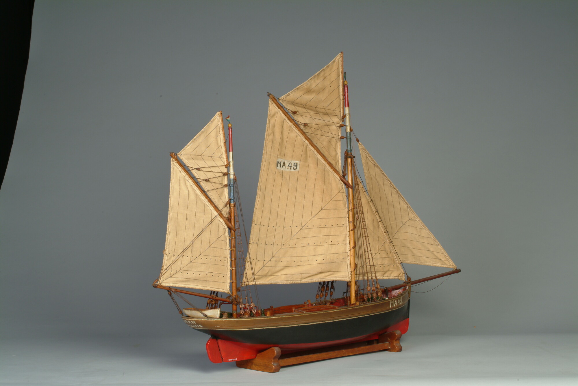 2003.0452; Model van de zeillogger Wodan; scheepsmodel