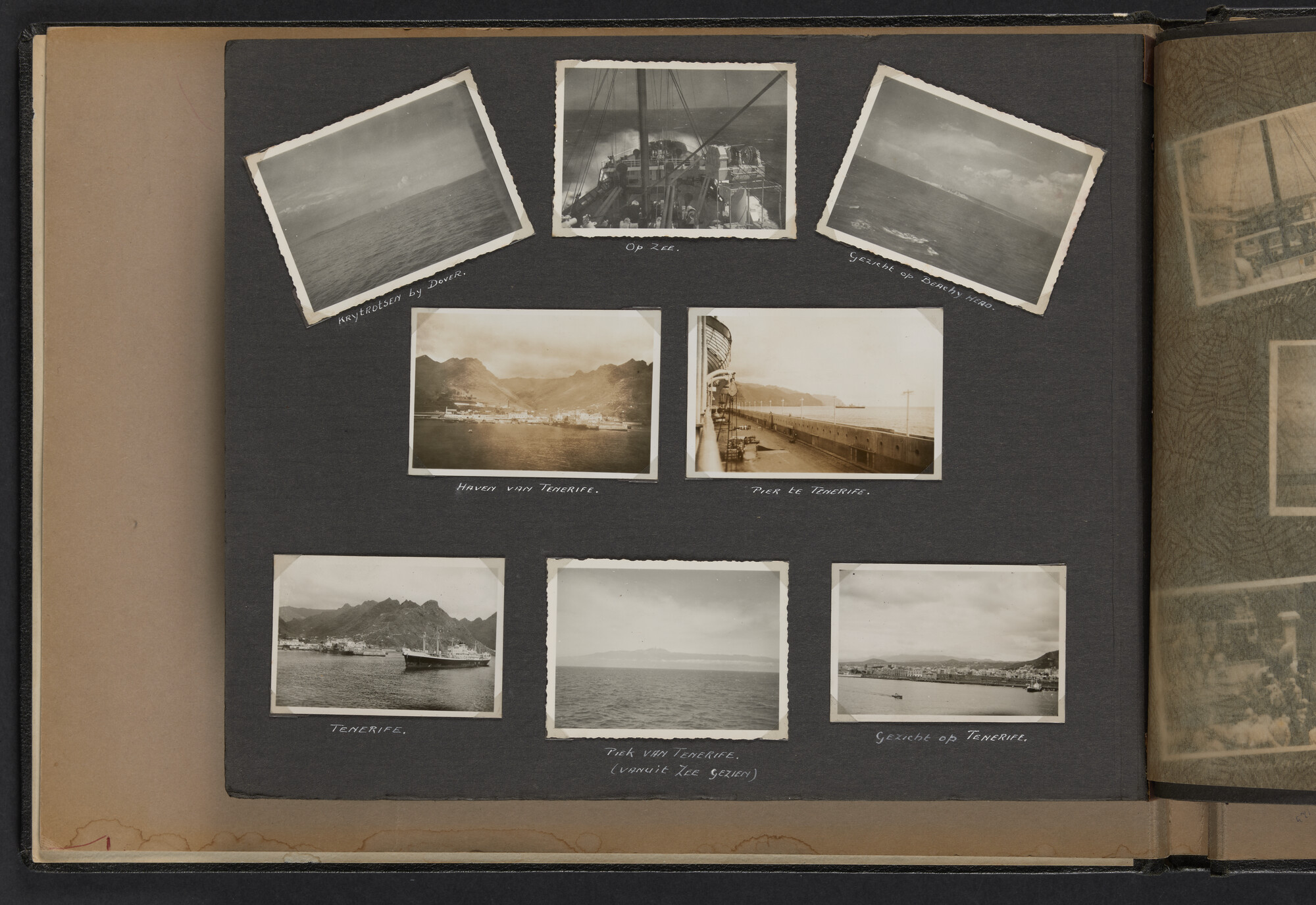 2021.0010; Fotoalbum van Joost Ossewaarde, radiotelegrafist, van reizen op diverse schepen van 1953 t/m 1958; fotoalbum