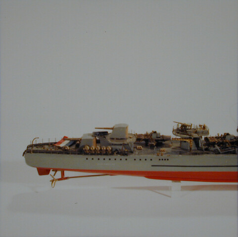 B.0203(01); Model van de torpedobootjager Hr.Ms. Isaac Sweers; scheepsmodel