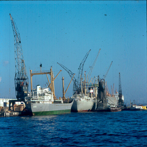 S.9100(4323); Havengezicht te Amsterdam (Hornhaven); diapositief
