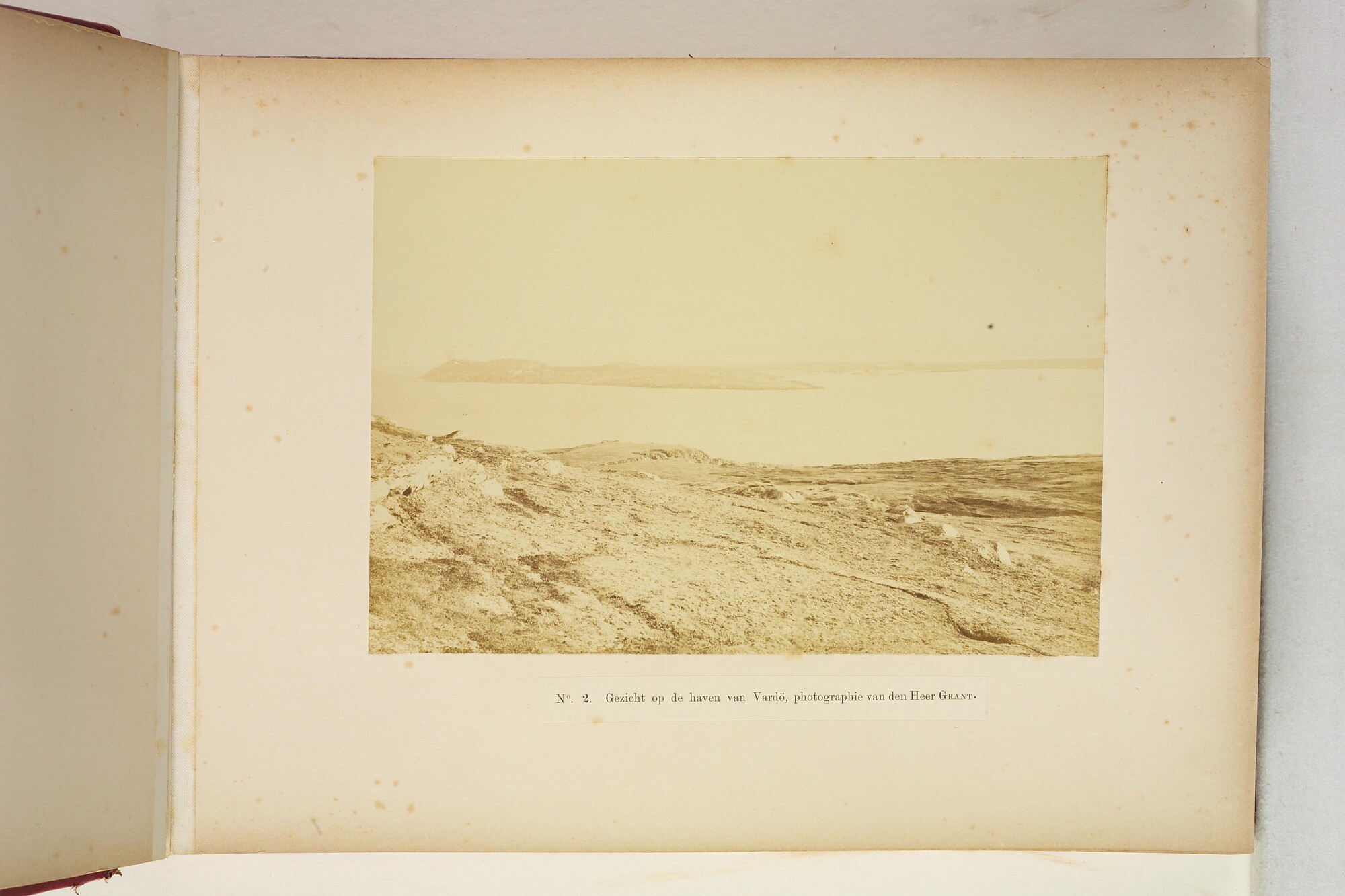 A.0345(06); Album met foto's van de Zesde Noordpoolexpeditie van de Willem Barents in 1883; fotoalbum