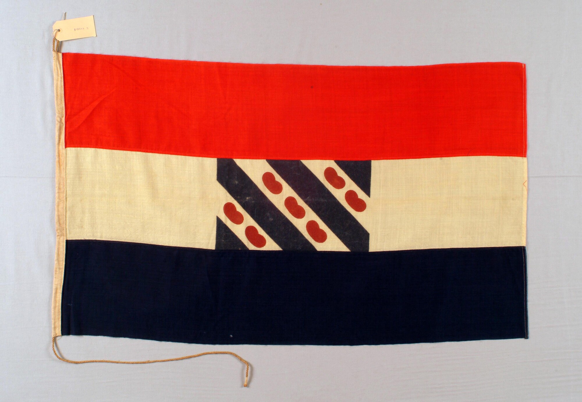 S.5278(01); Nederlandse vlag met deel van de Friese vlag; vlag