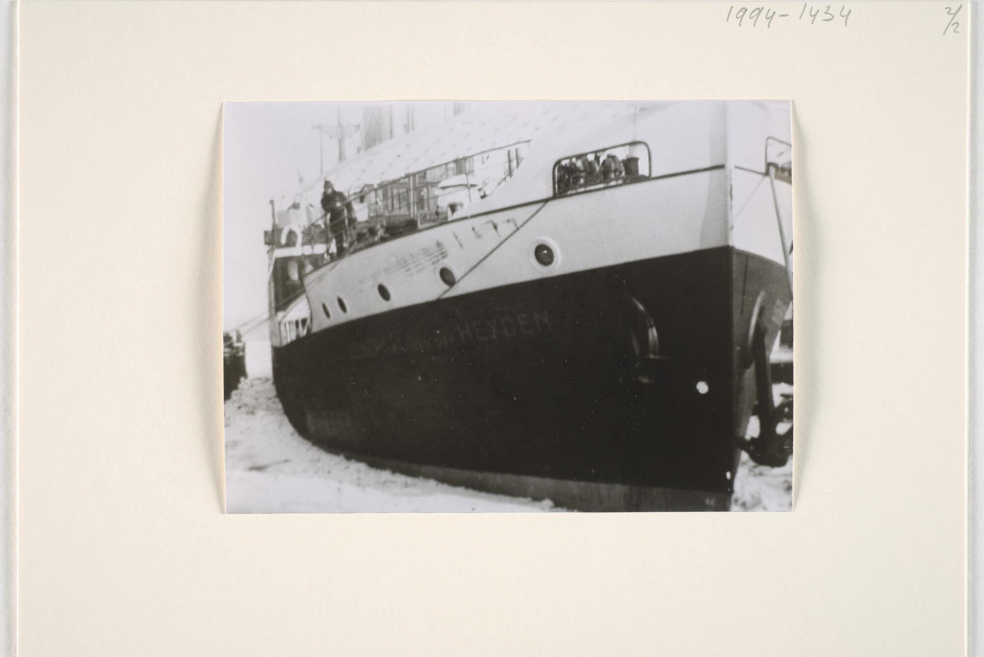 1994.1434; Fotos van het ss. Generaal van der Heyden in de haven van Amsterdam; fotoreportage