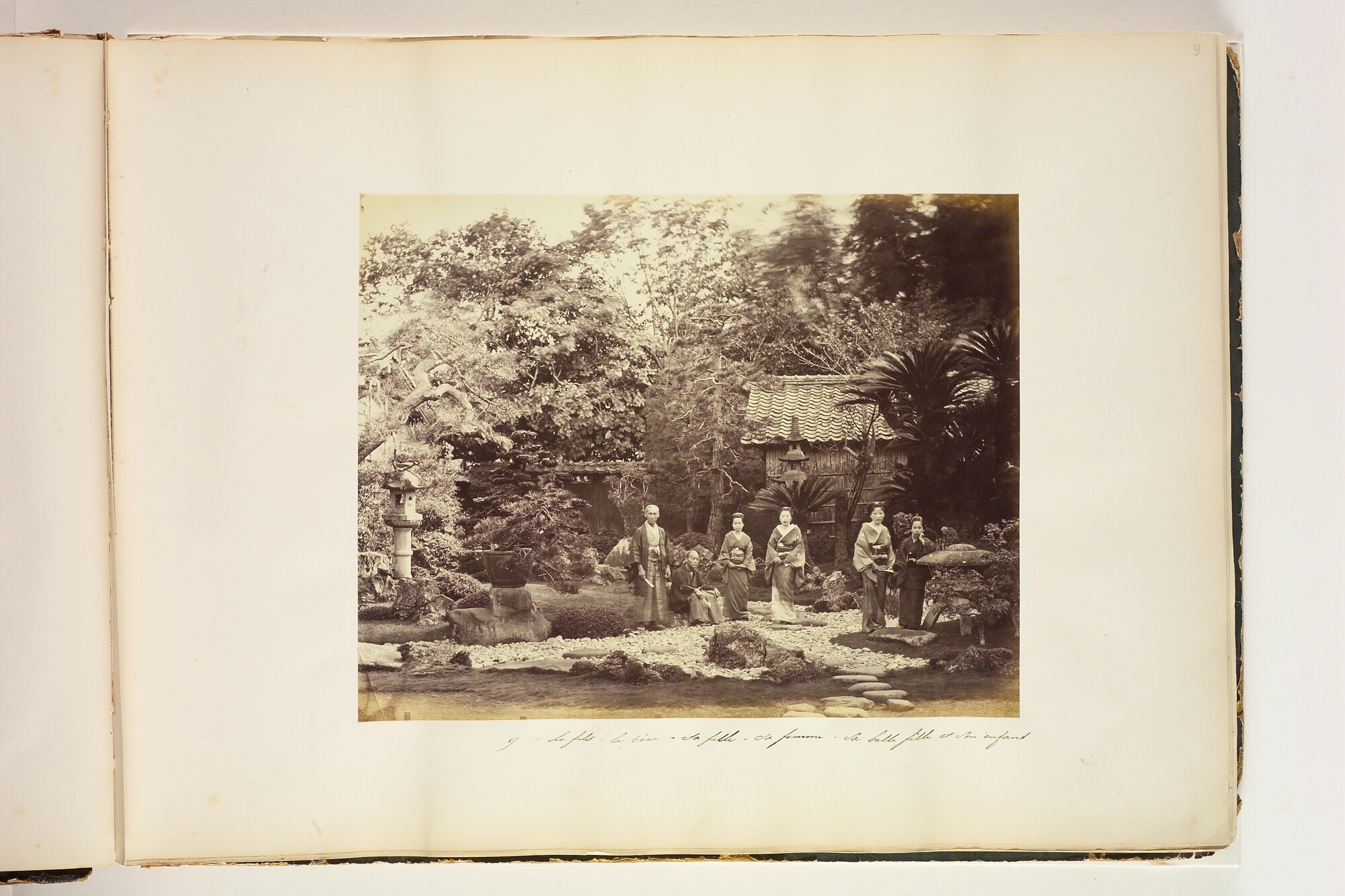 S.3628(04); 'Views of Japan': Album nr. 3 uit een serie van drie van de Nederlandse consul in Japan Dirk de Graeff van Polsbroek; fotoalbum