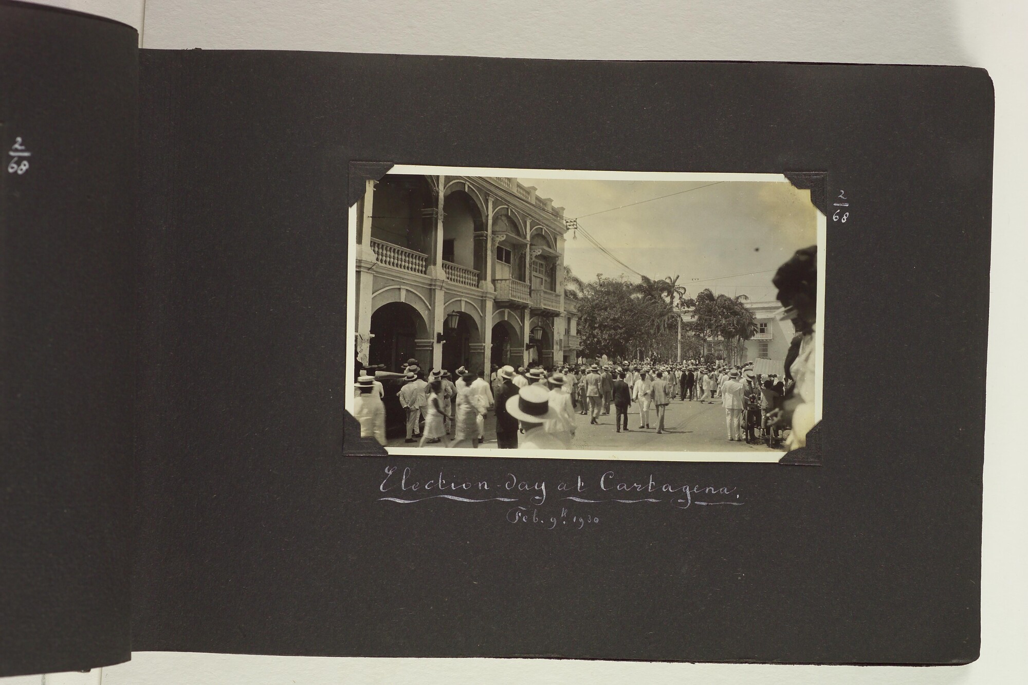 S.6156(06)l; Fotoalbum l) uit een serie van veertien uit de Collectie Job over zijn reizen met ss. 'Stuyvesant' en 'Venezuela' van de KNSM [...]; fotoalbum