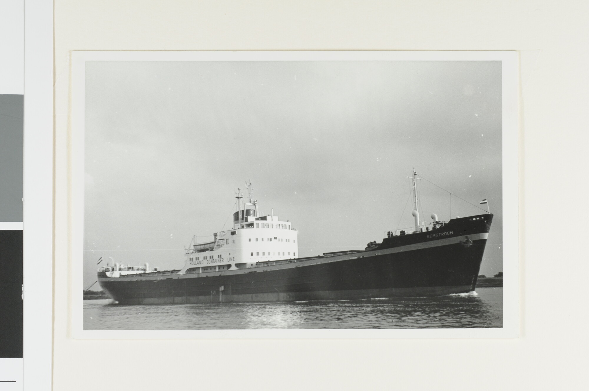 A.4253(03); Het container/vrachtschip ms. Eemstroom van de Stoomvaart Maatschappij Nederland (ex- Guineekust van de Holland West Afrika Lijn; foto