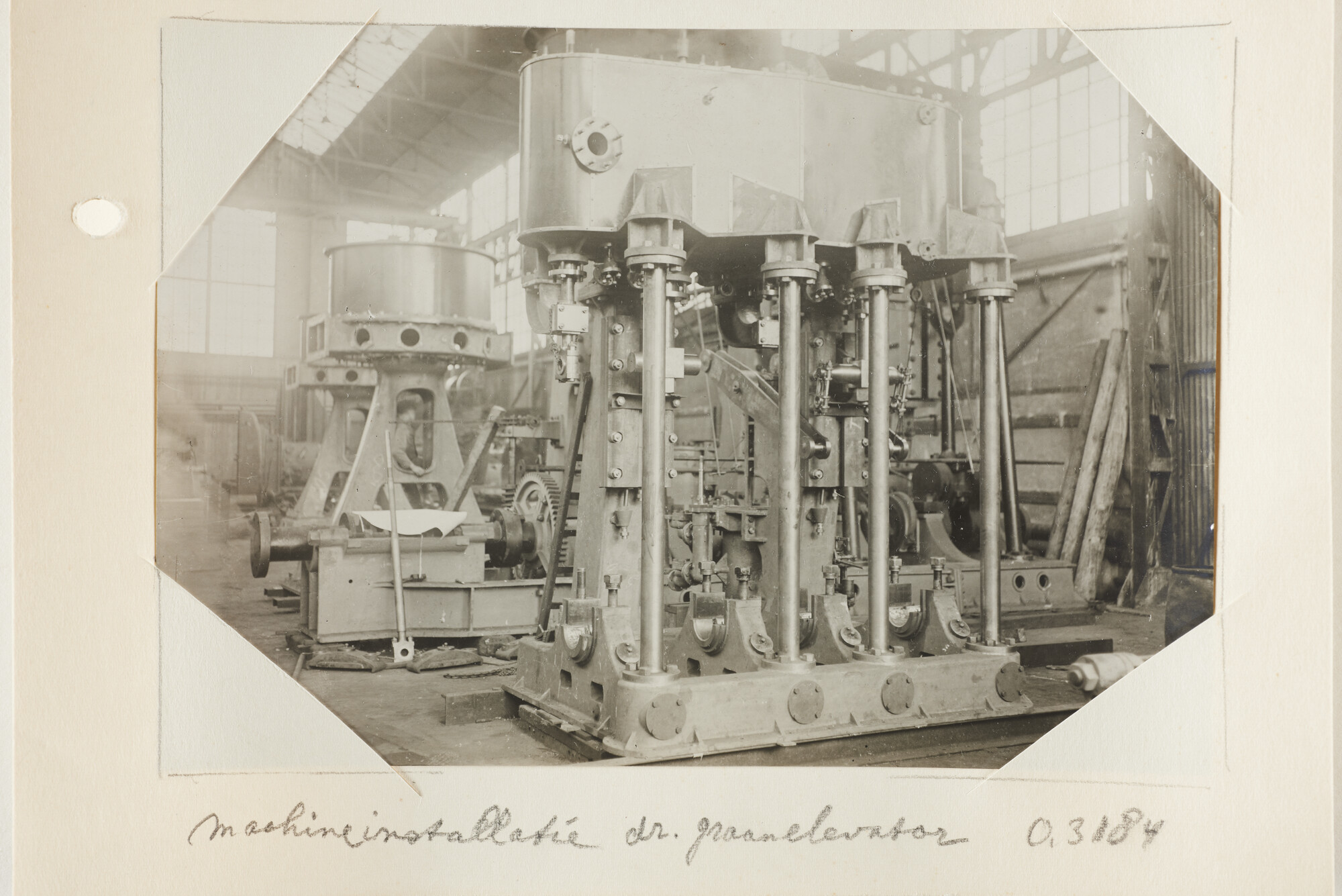 S.6386(114)0049; Foto van machineinstallatie drijvende graanelevator; foto