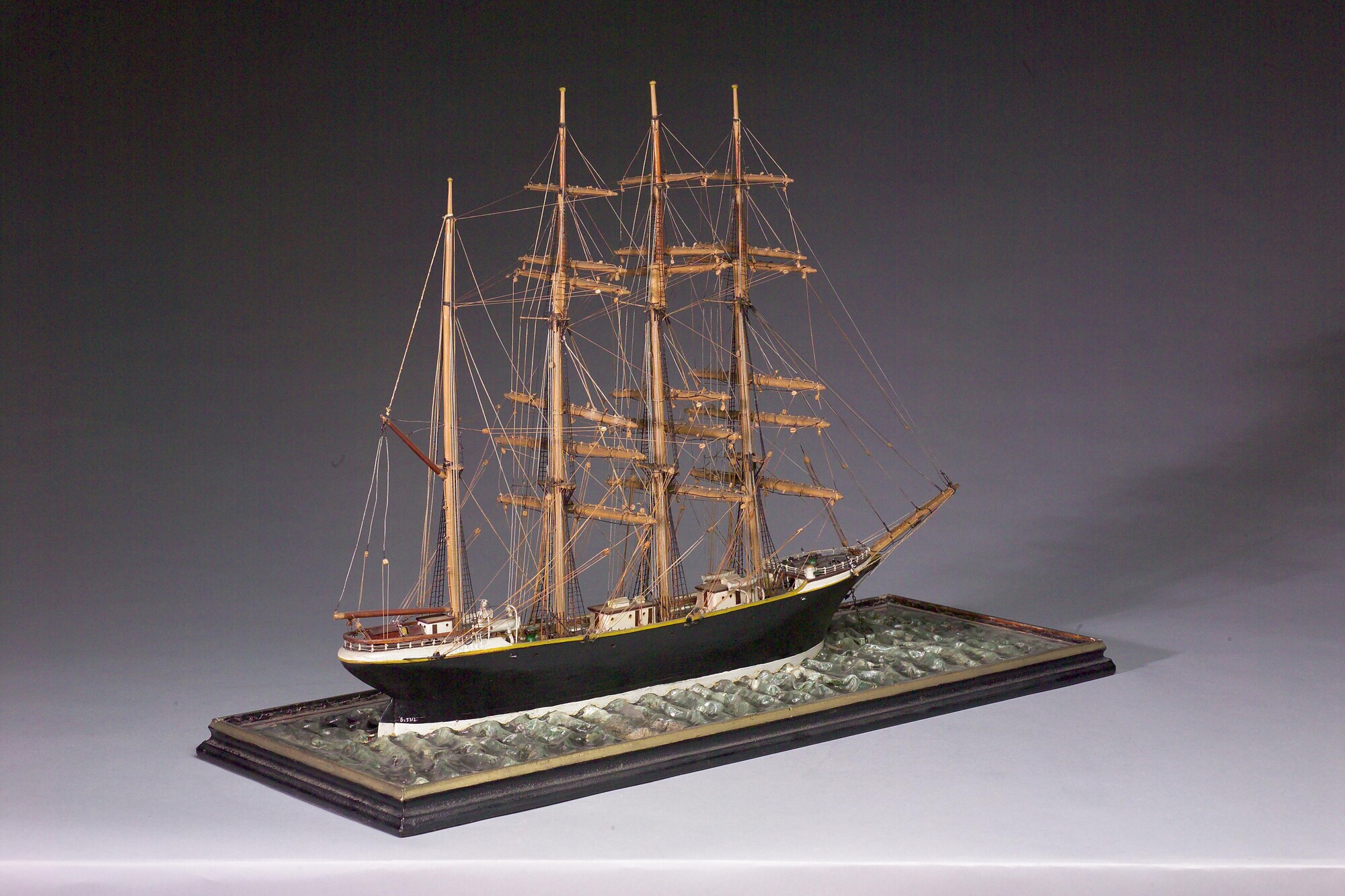 S.5312(01); Model van een viermastbark; scheepsmodel