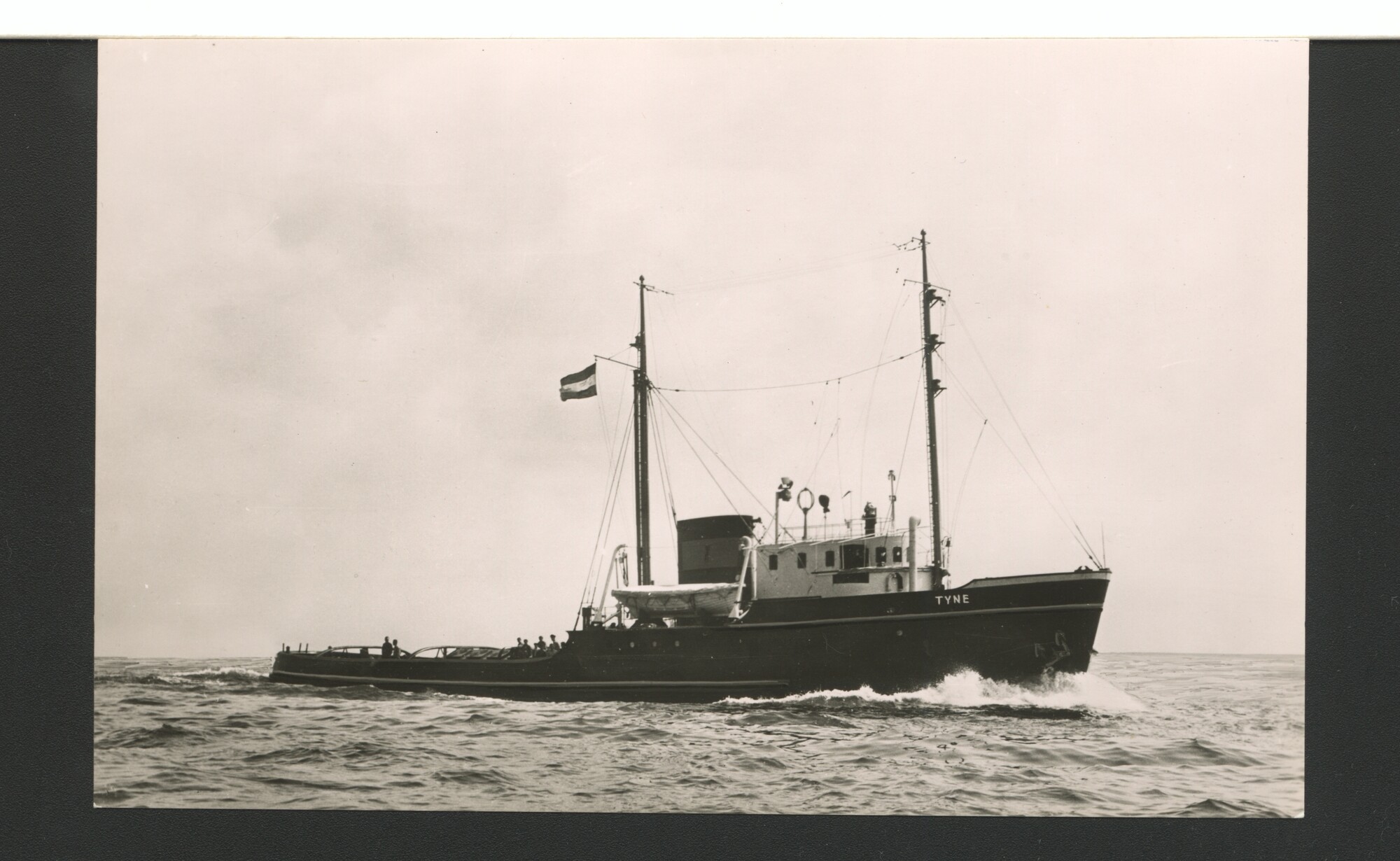 1993.6798; De zeesleepboot 'Tyne' van L. Smit & Co; prentbriefkaart