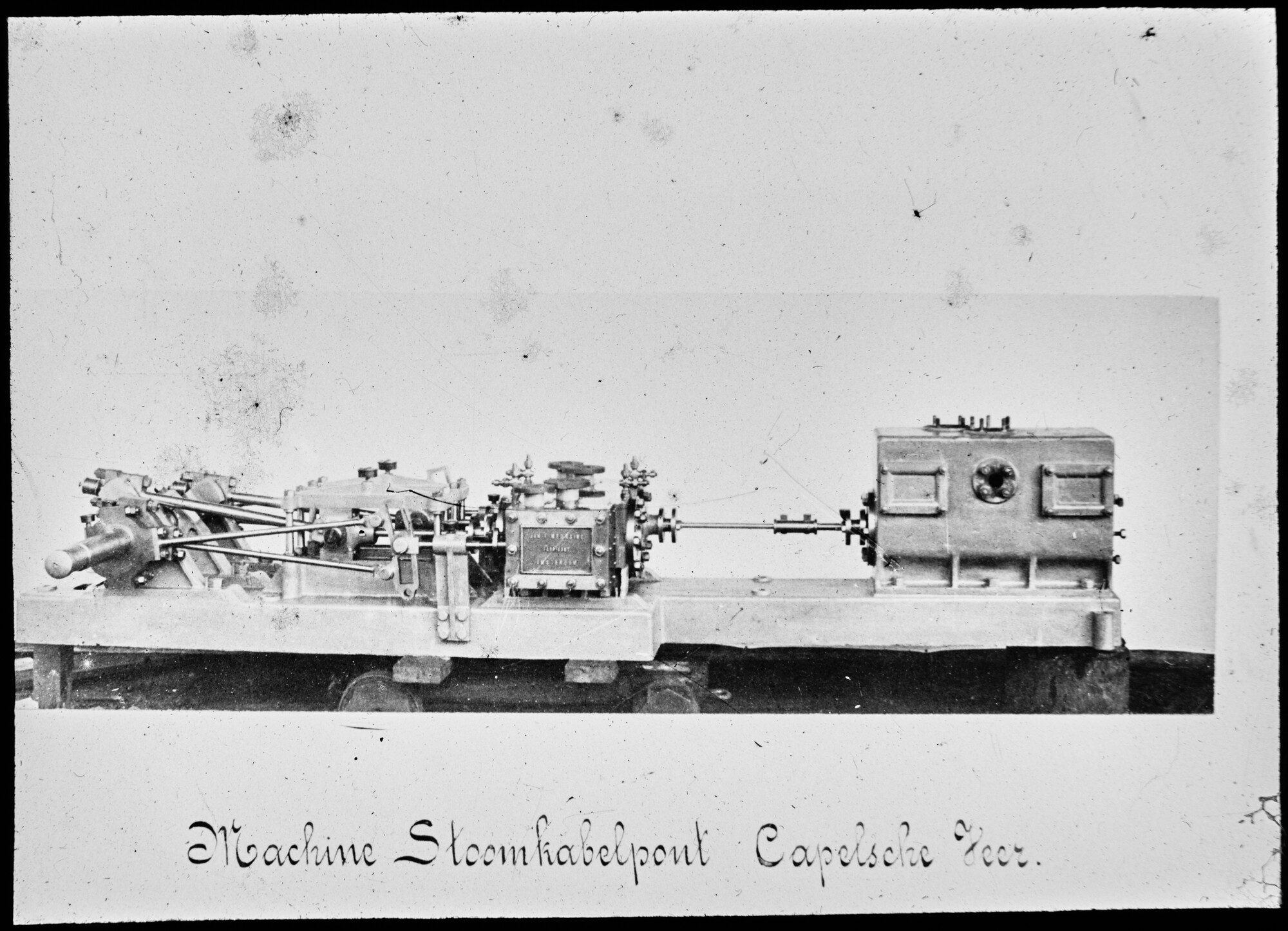 S.1156(06)048-1; Lantaarnplaatje van de stoommachine (voor- en zijkant) voor de; lantaarnplaatje