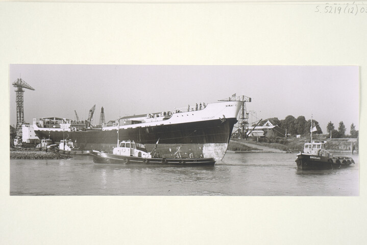 S.5219(12)0311; Foto's van het vrachtschip ms. 'Togokust' gebouwd op de ASM; fotoreportage