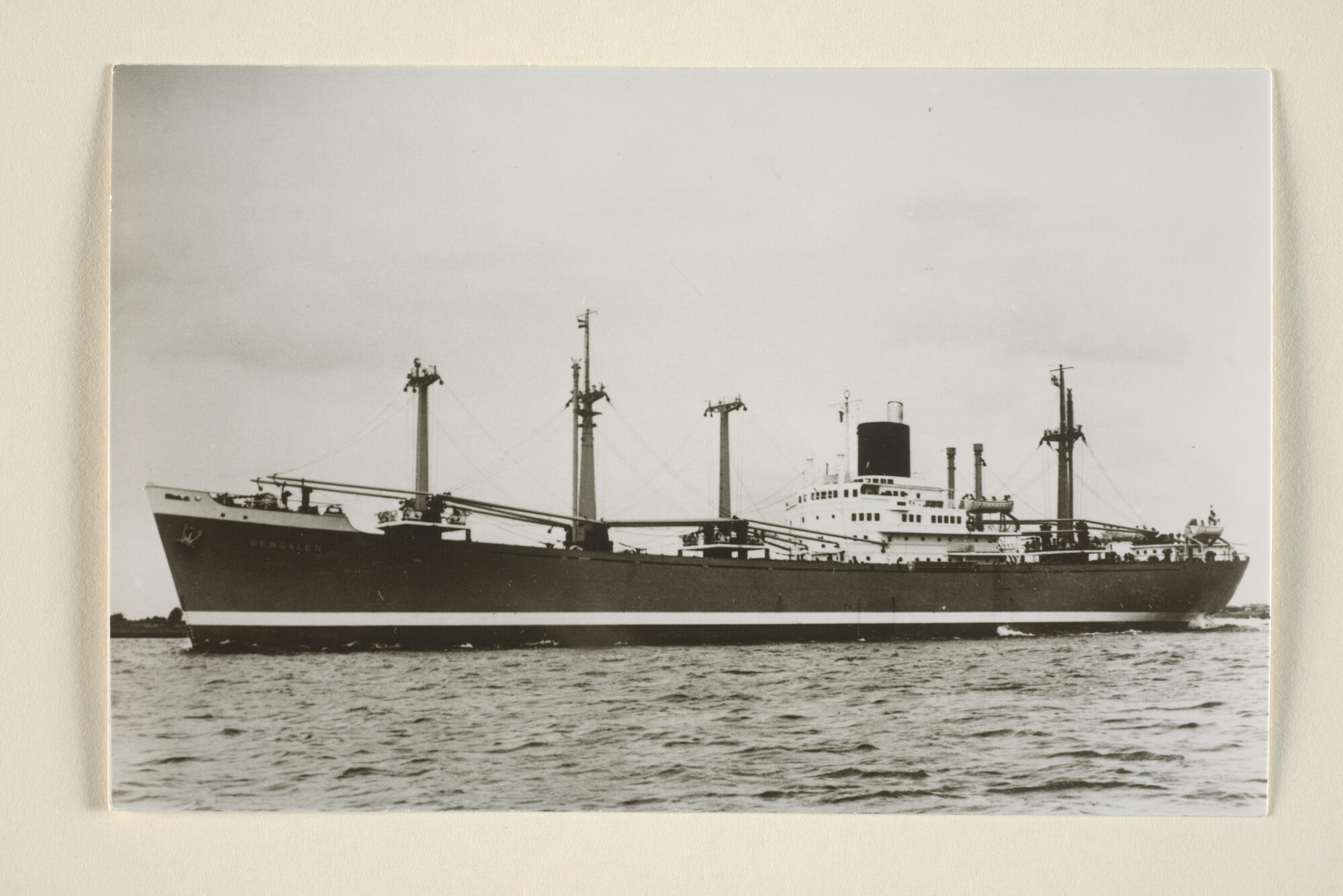 1995.5141; Het vrachtschip ms. Bengalen van de Koninklijke Rotterdamsche Lloyd; foto