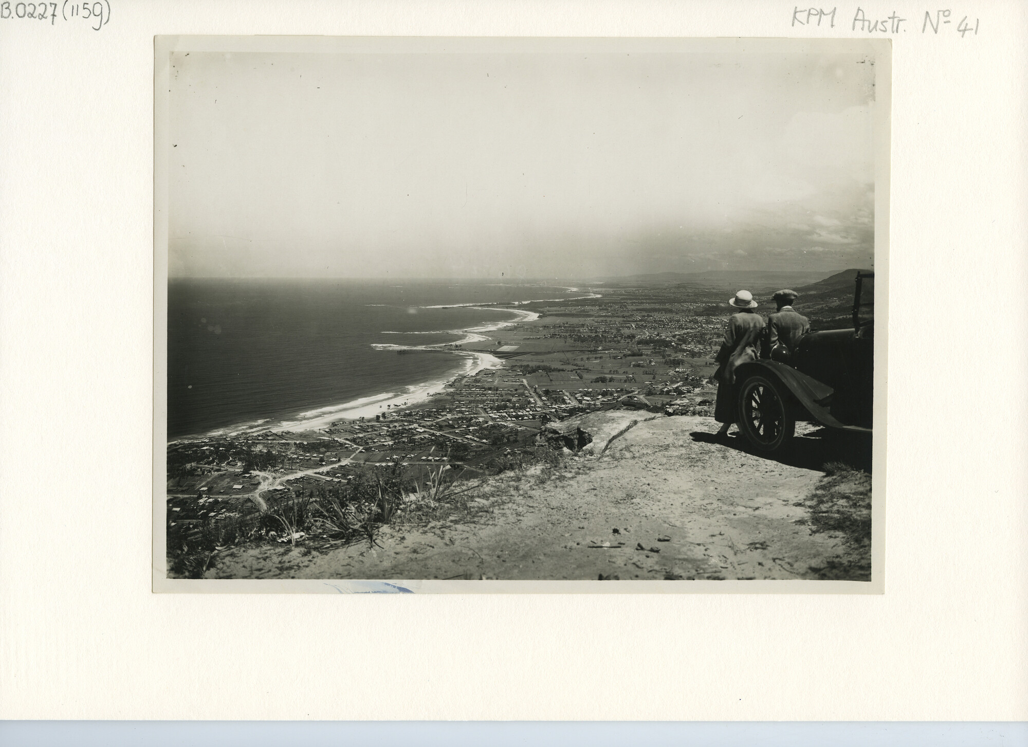 B.0227(1159); Landschapsfoto: gezicht vanaf Sublime Point (zuidkust New South Wales [...]; foto